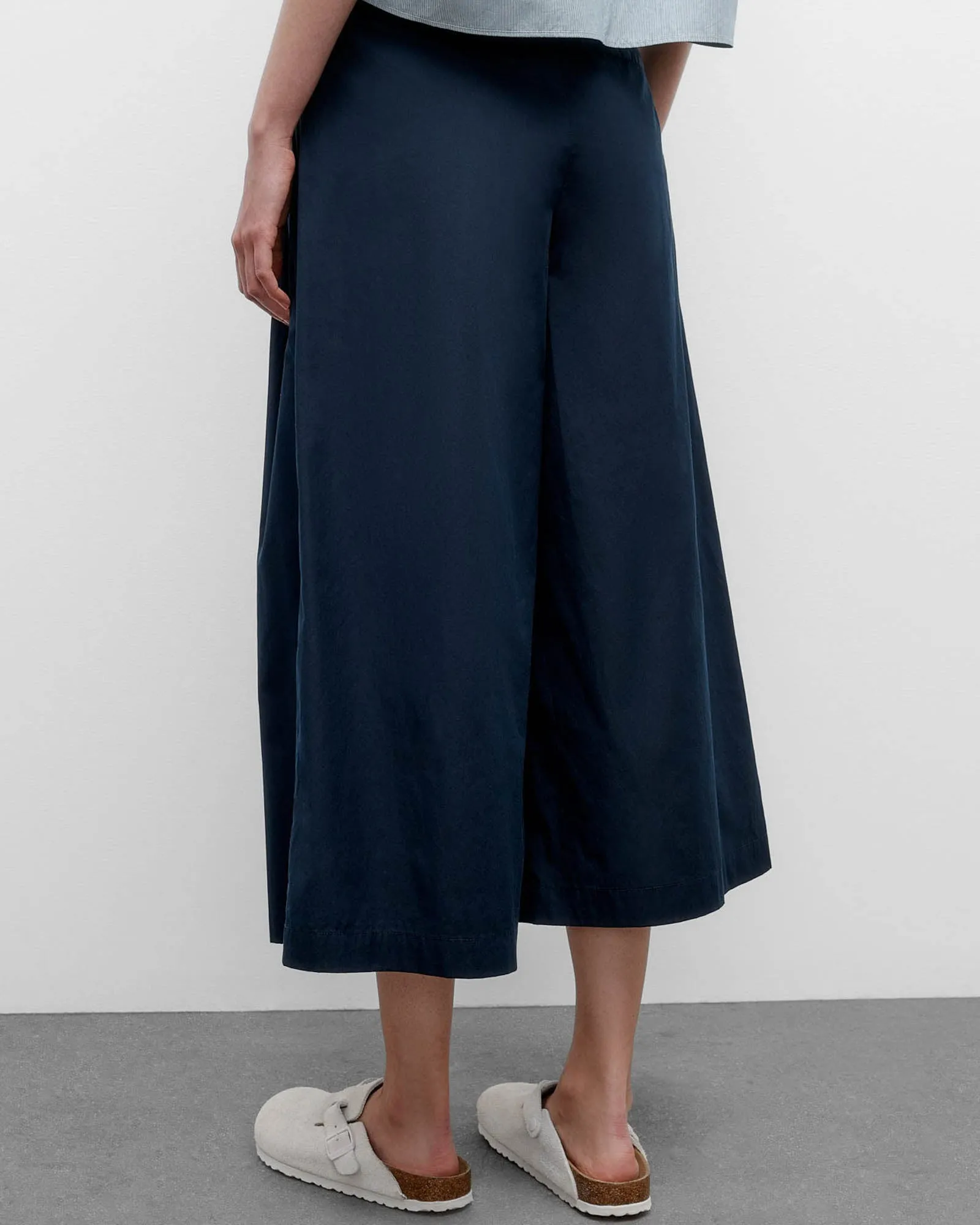 Cropped Didi Pants sold by TNT Fashion product image thumbnail 3