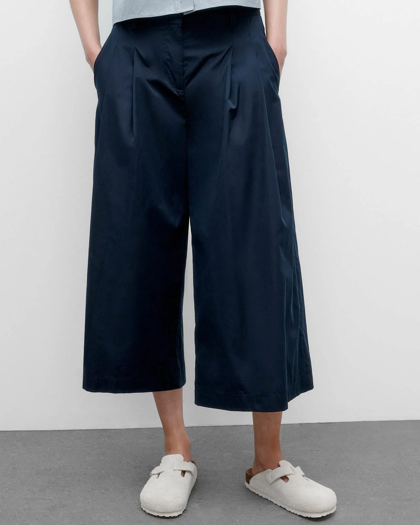 Cropped Didi Pants sold by TNT Fashion