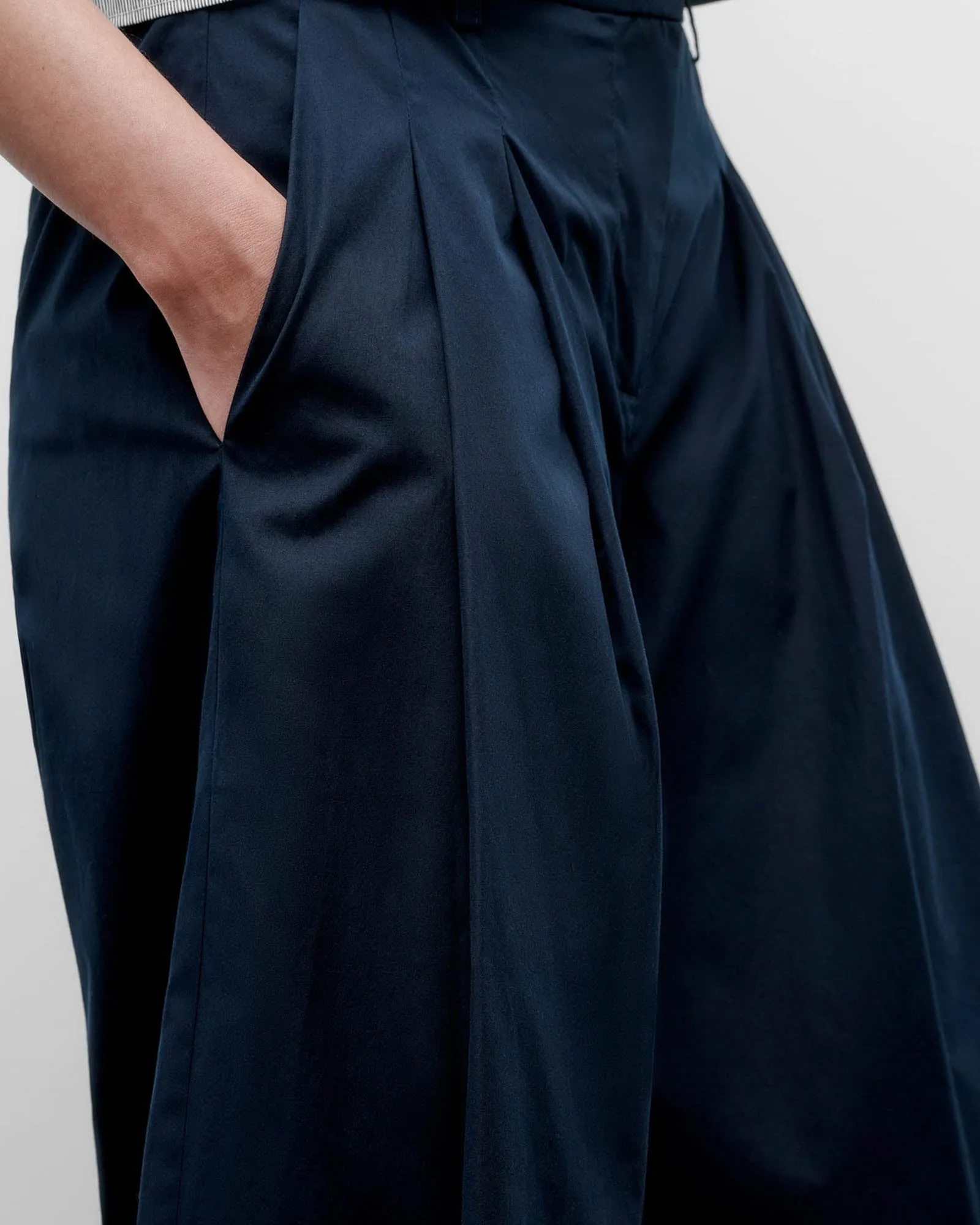 Cropped Didi Pants sold by TNT Fashion product image thumbnail 5