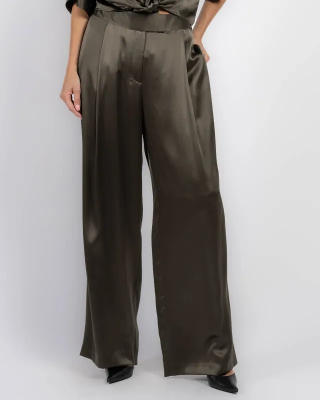 Relaxed Trousers sold by TNT Fashion