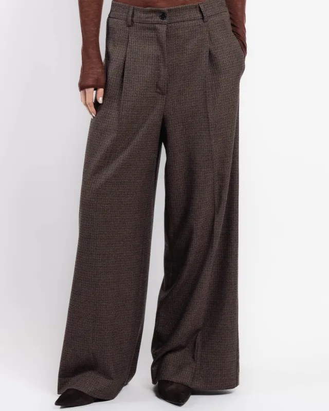 Pants sold by TNT Fashion