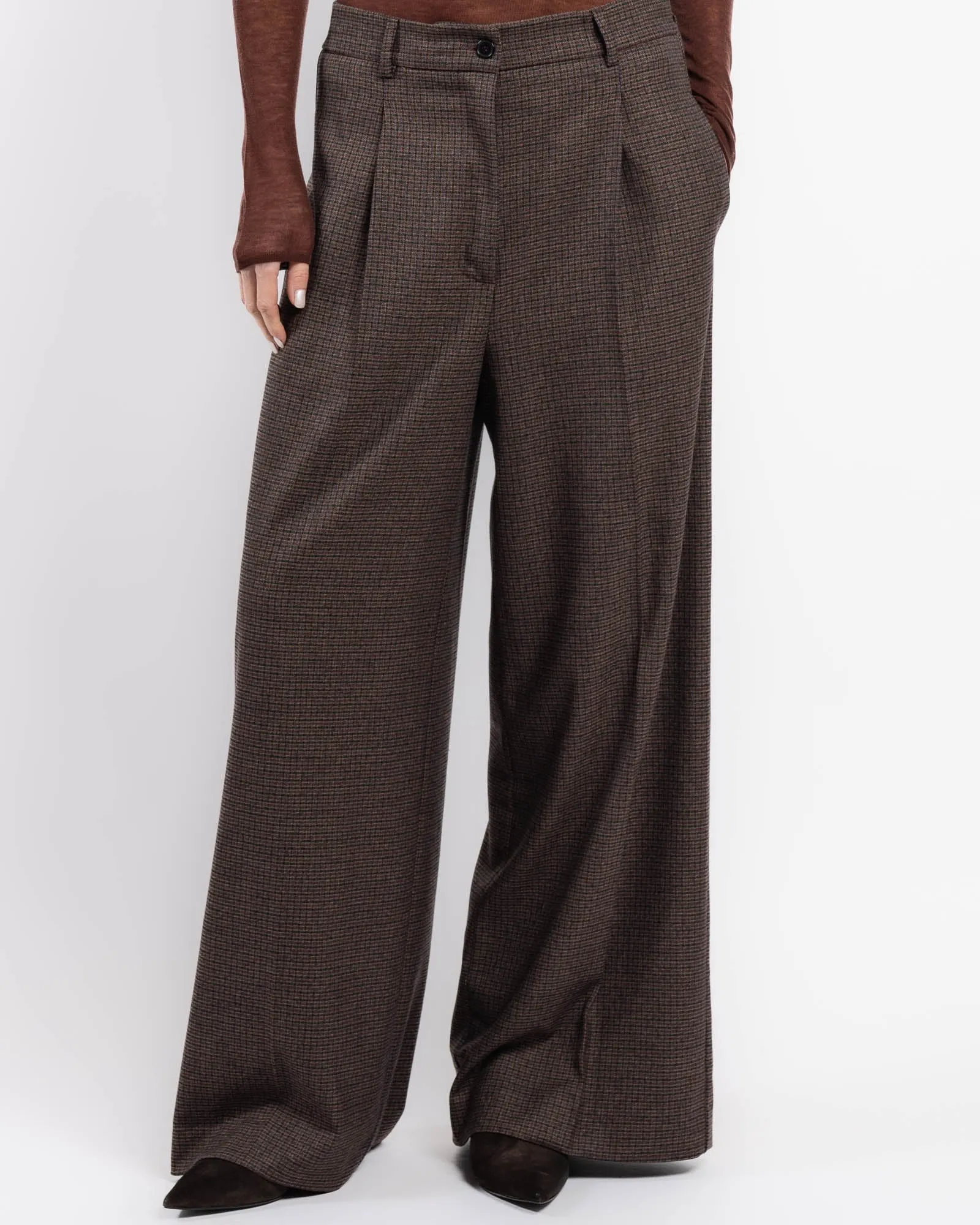 Pants sold by TNT Fashion