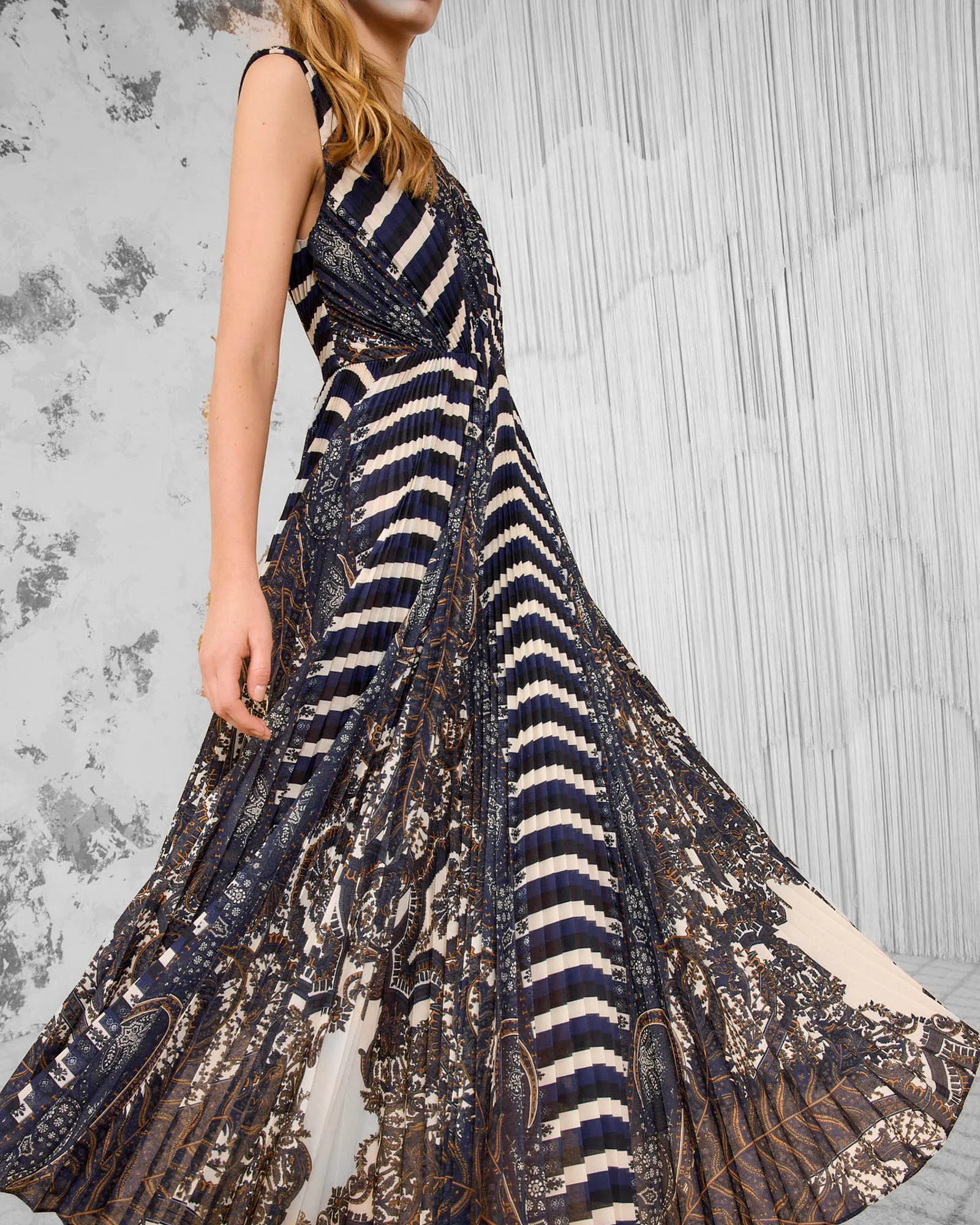 Violeta Dress sold by TNT Fashion product image thumbnail 3