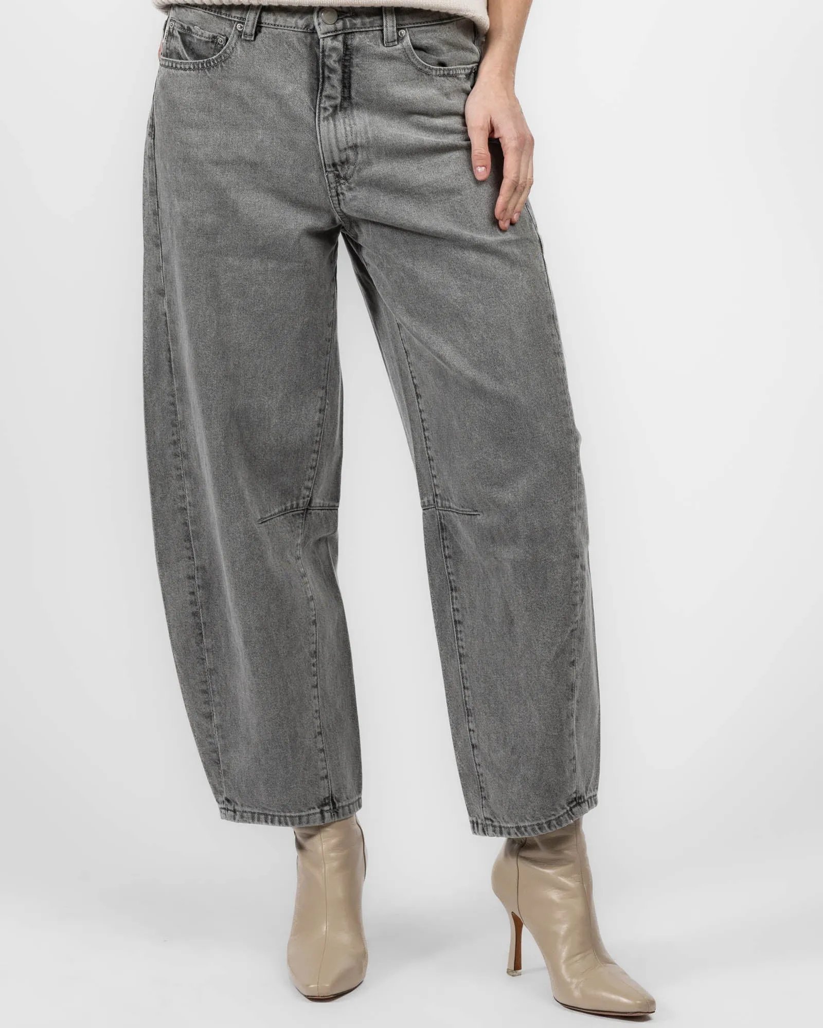 Miro Barrel Jeans sold by TNT Fashion