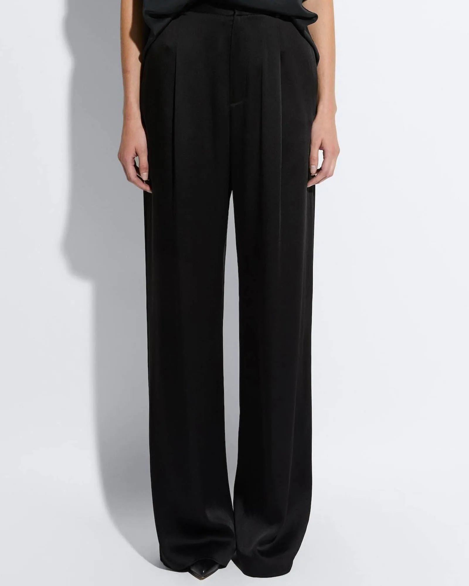 Relaxed Pleated Pants sold by TNT Fashion