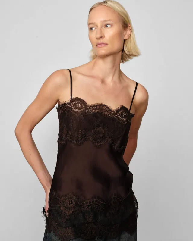 Linnea Top made by TNT Fashion