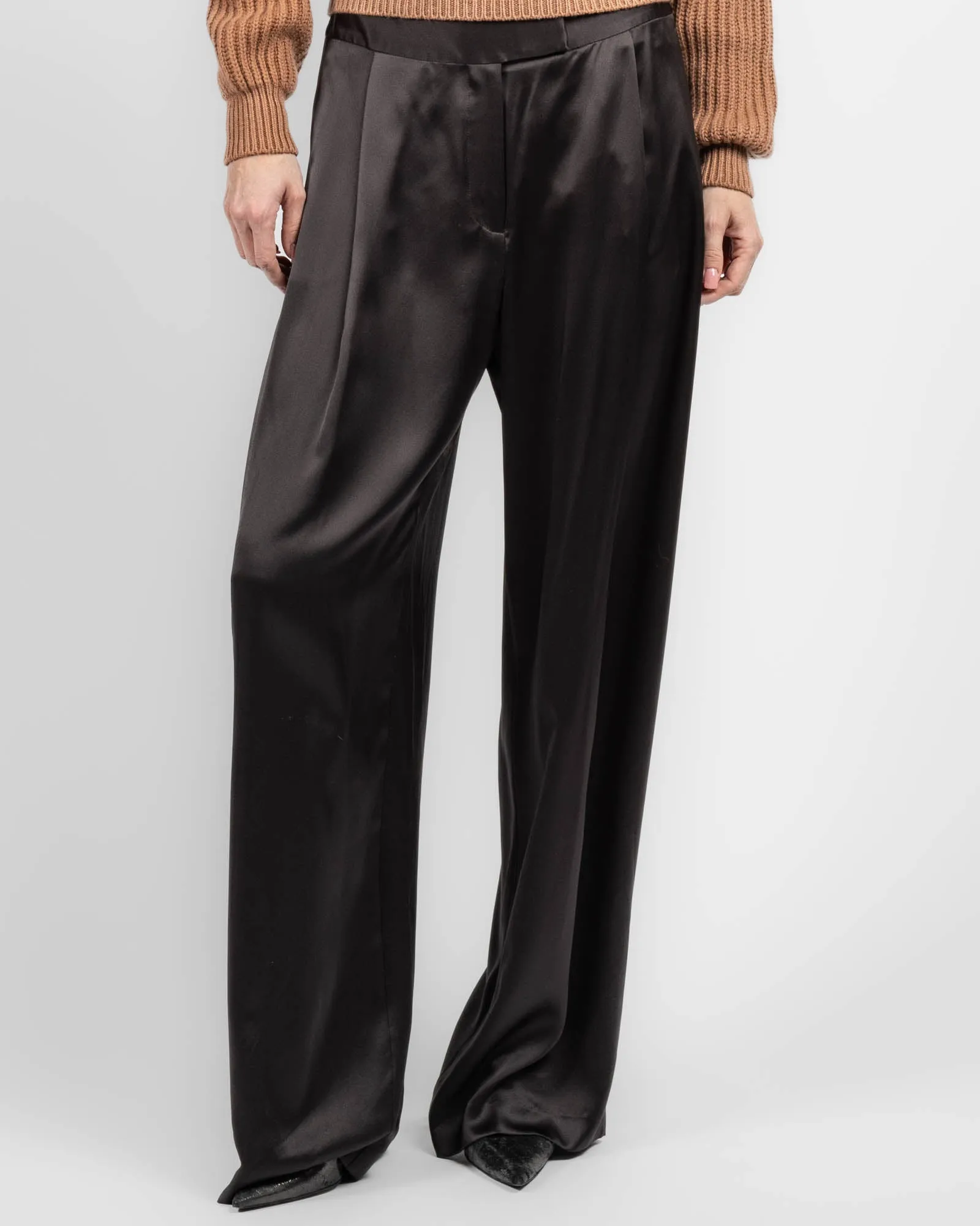 Relaxed Trouser sold by TNT Fashion