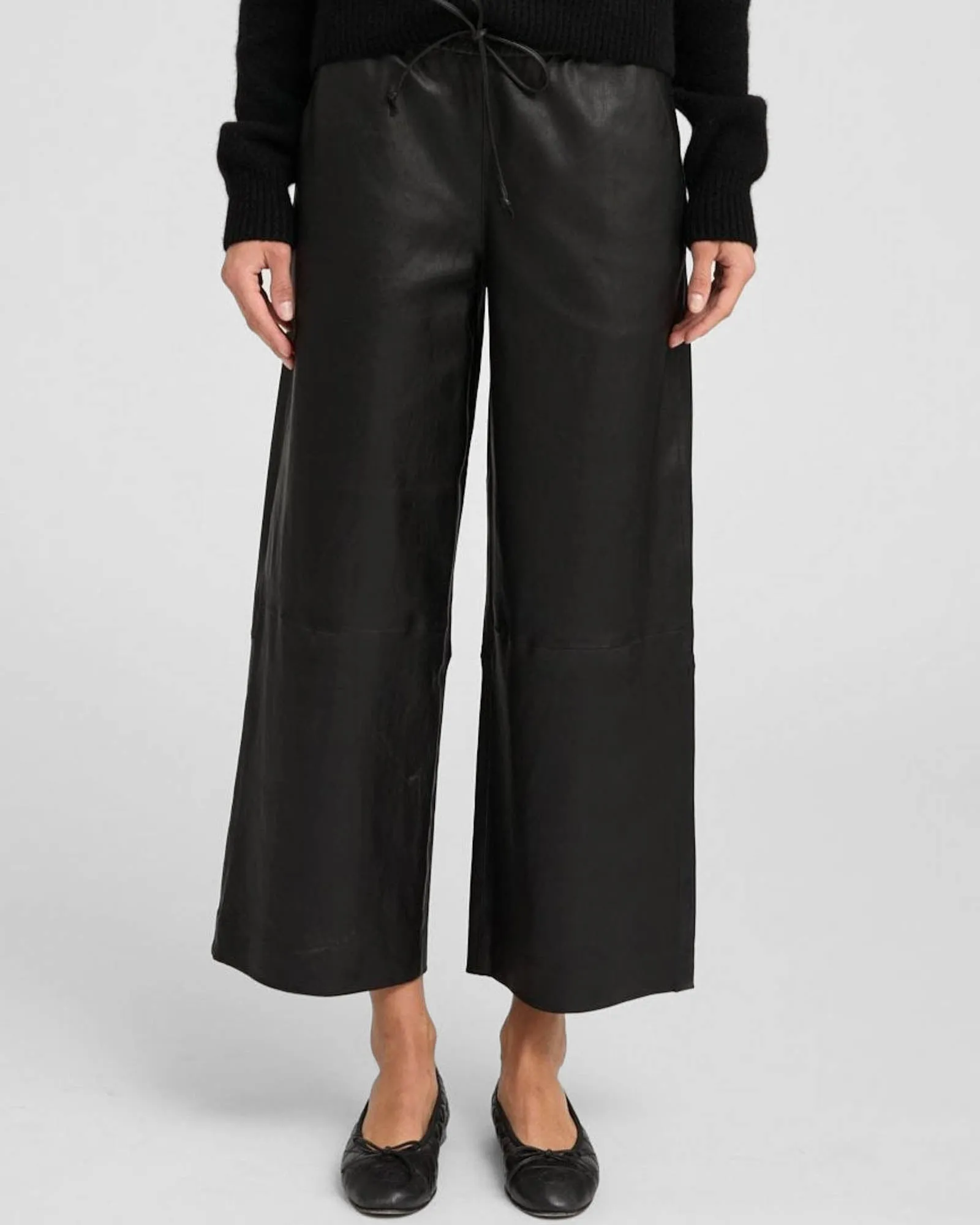 Cropped Baggy Pants sold by TNT Fashion