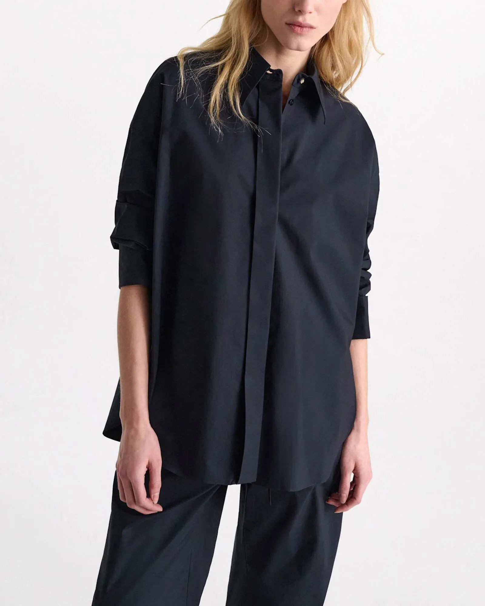 Poplin Power II Blouse sold by TNT Fashion