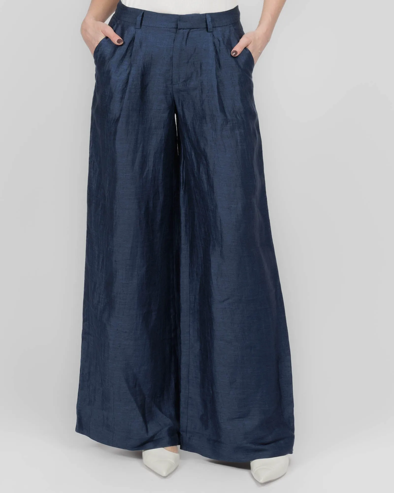Allanah Mid Rise Trouser sold by TNT Fashion