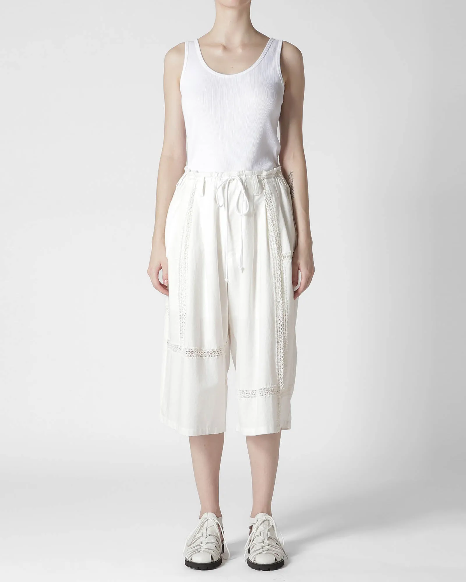 U3 Tuck Half Pant sold by TNT Fashion product image thumbnail 2