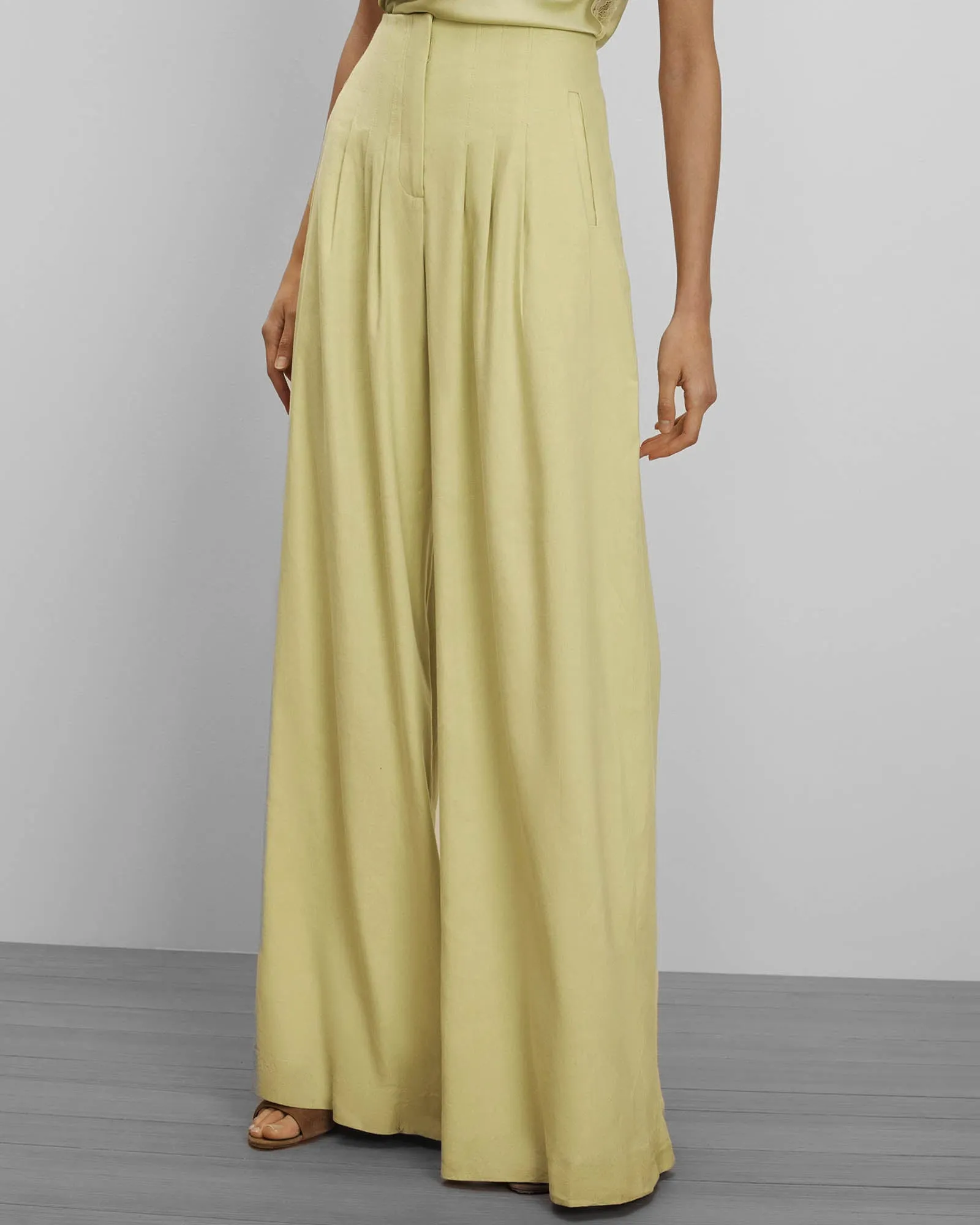 Hoyt Wide-Leg Pant sold by TNT Fashion