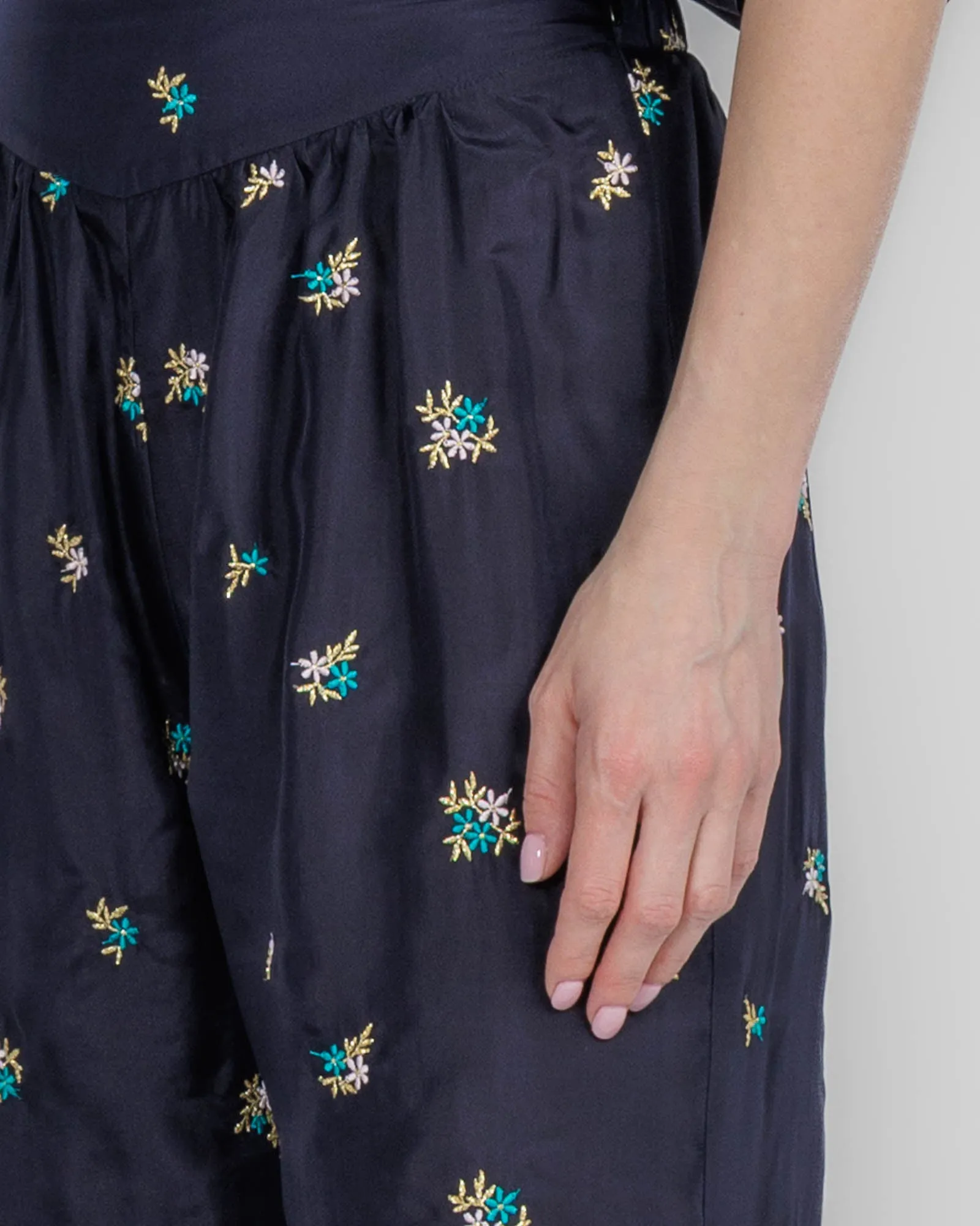 Petites Fleur Pant sold by TNT Fashion product image thumbnail 4