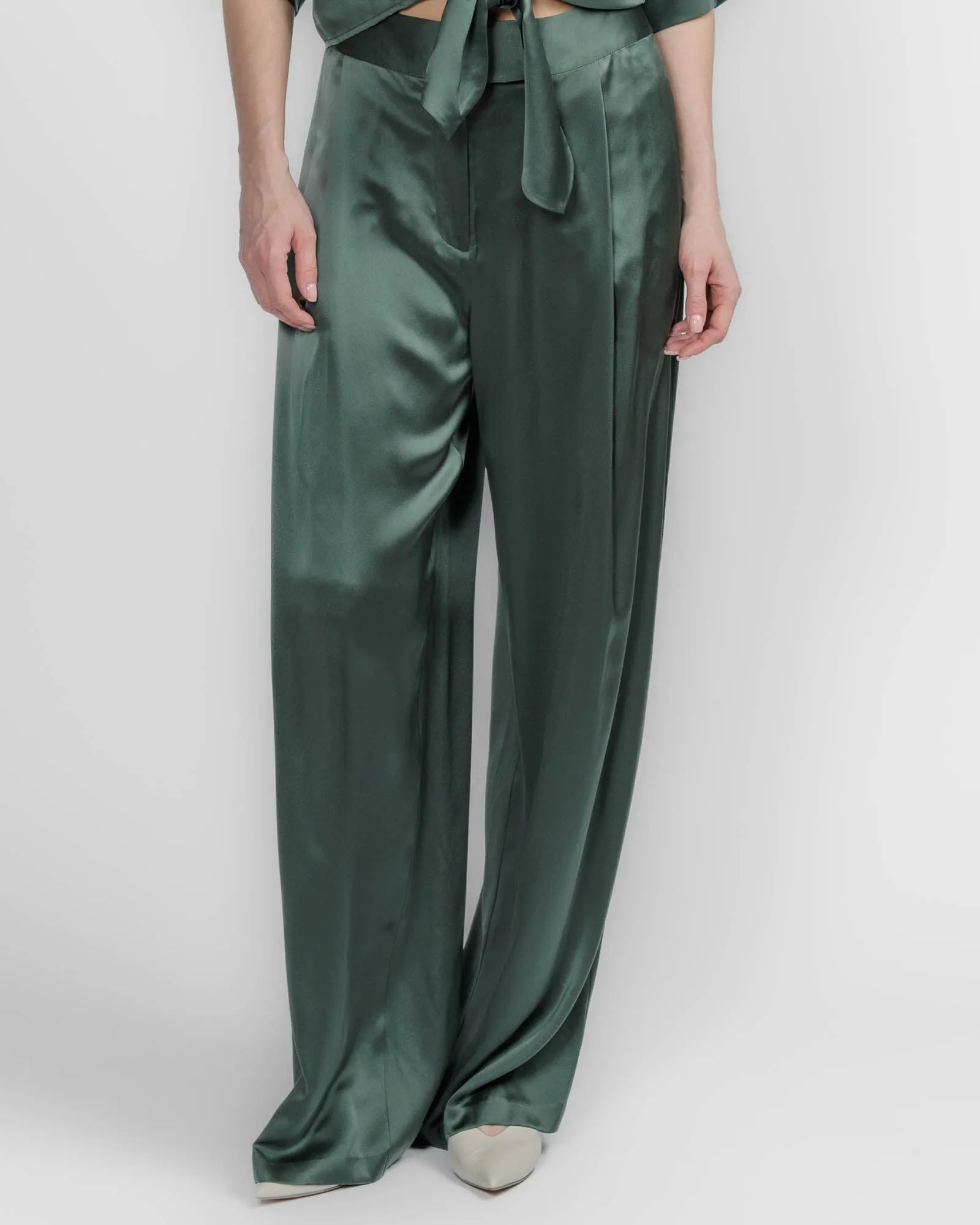 Relaxed Trouser sold by TNT Fashion