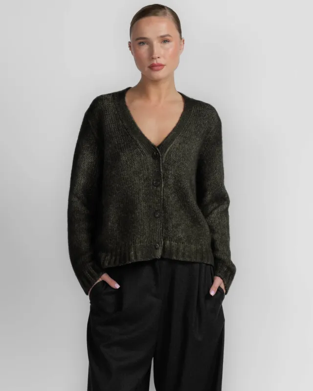 Paint V-Cardigan made by Avant Toi