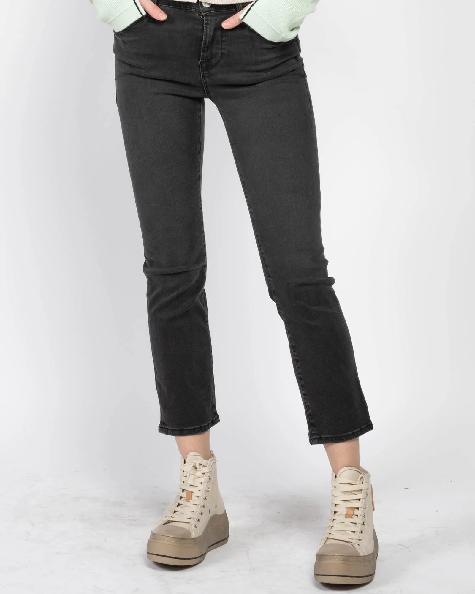 Le High Straight Jeans sold by TNT Fashion