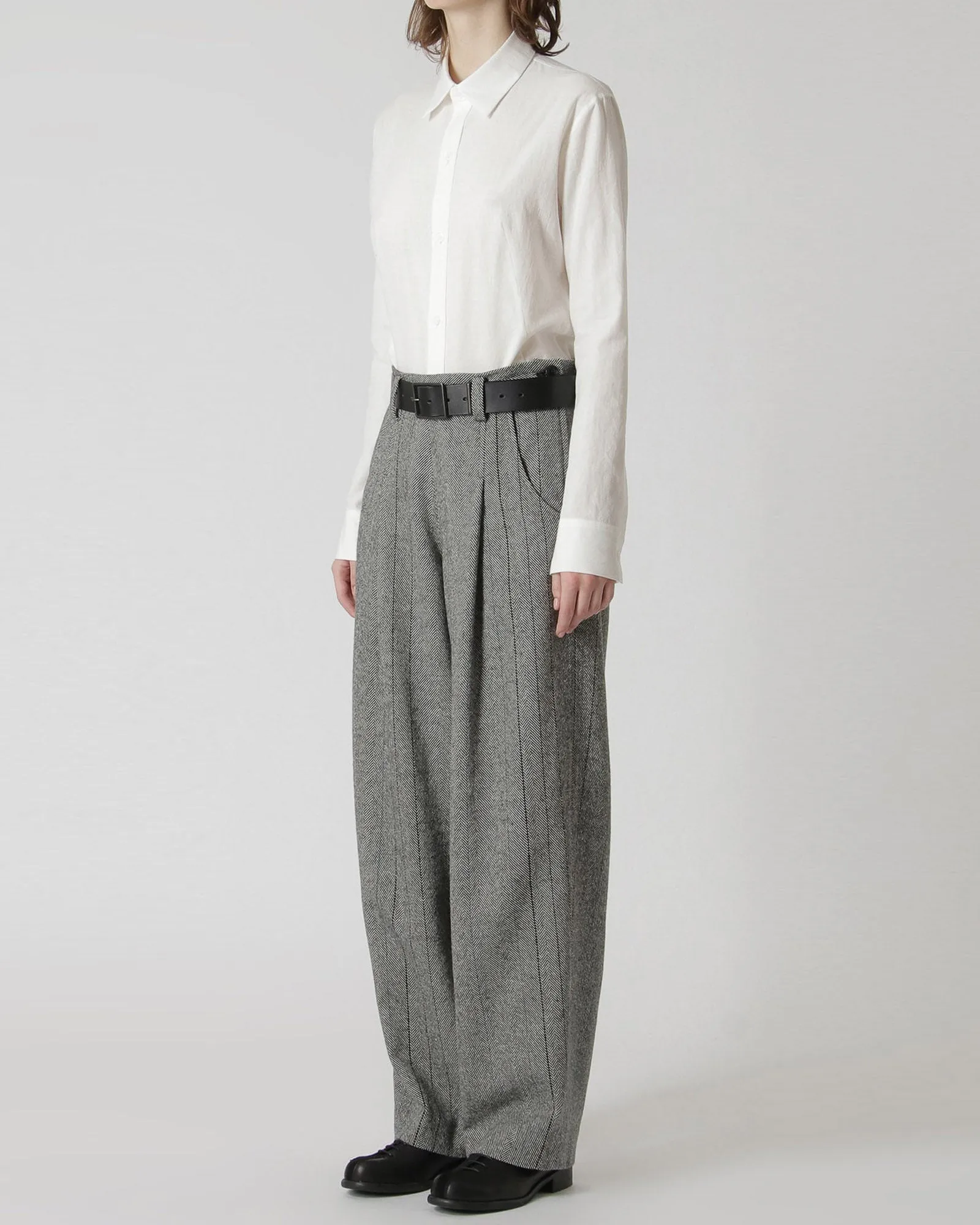 Single Tuck Trousers sold by TNT Fashion product image thumbnail 4