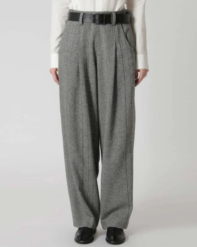 Single Tuck Trousers sold by TNT Fashion