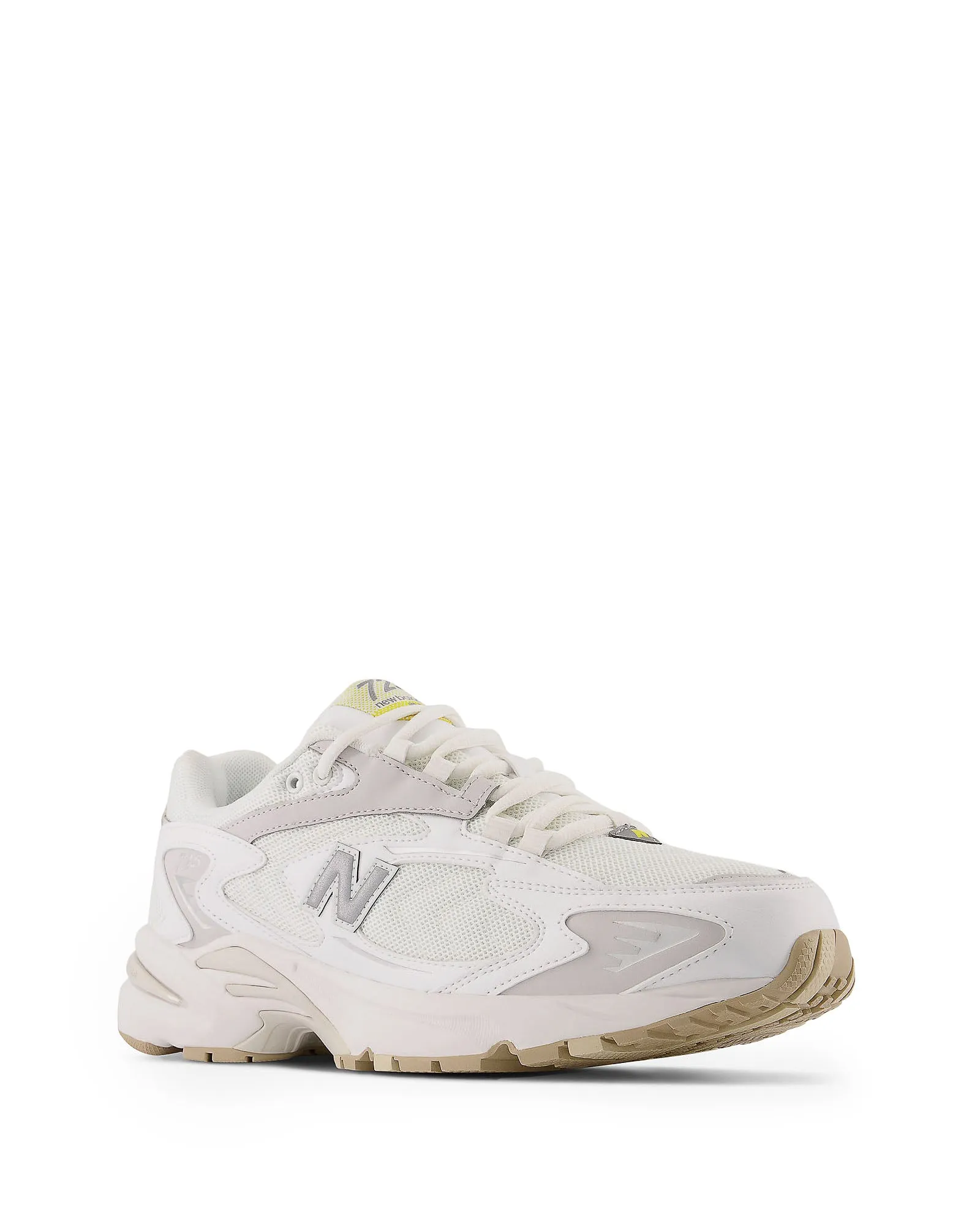 725 Sneakers sold by TNT Fashion