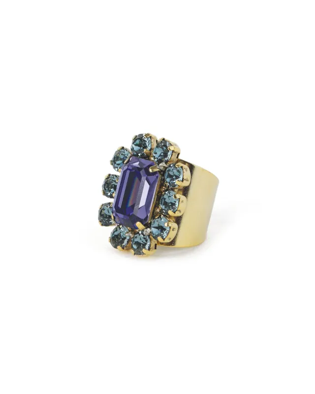 Edith Oval Ring sold by Blue Ruby