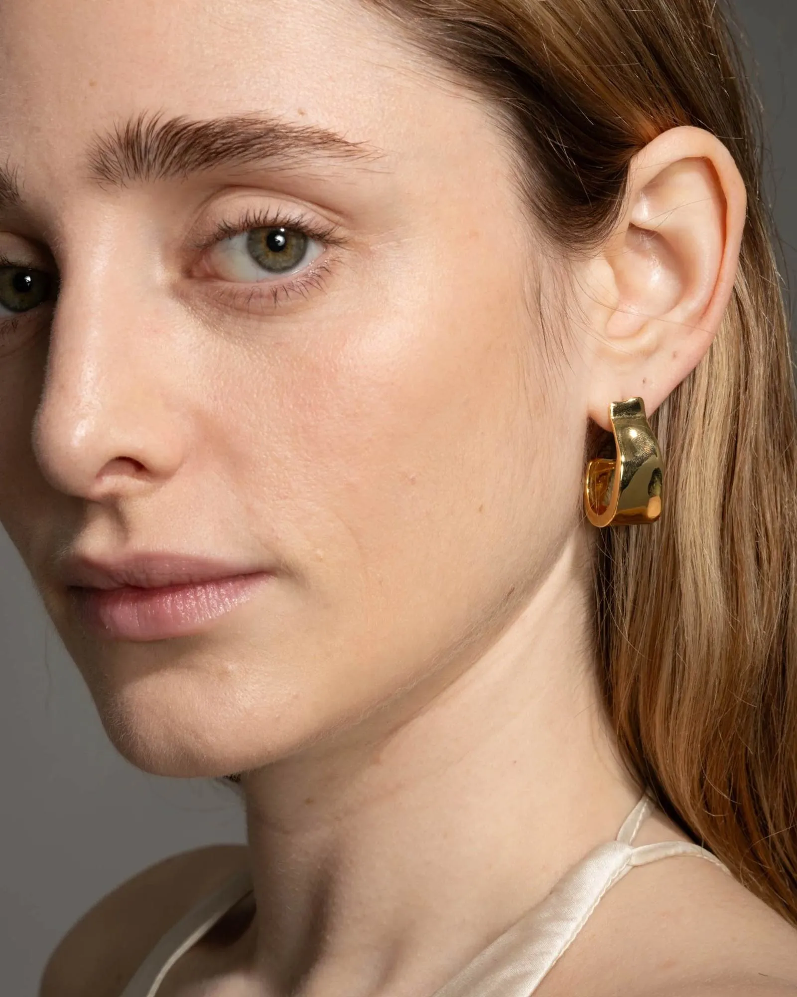 Molten Ribbon Hoop Earring sold by Blue Ruby product image thumbnail 2