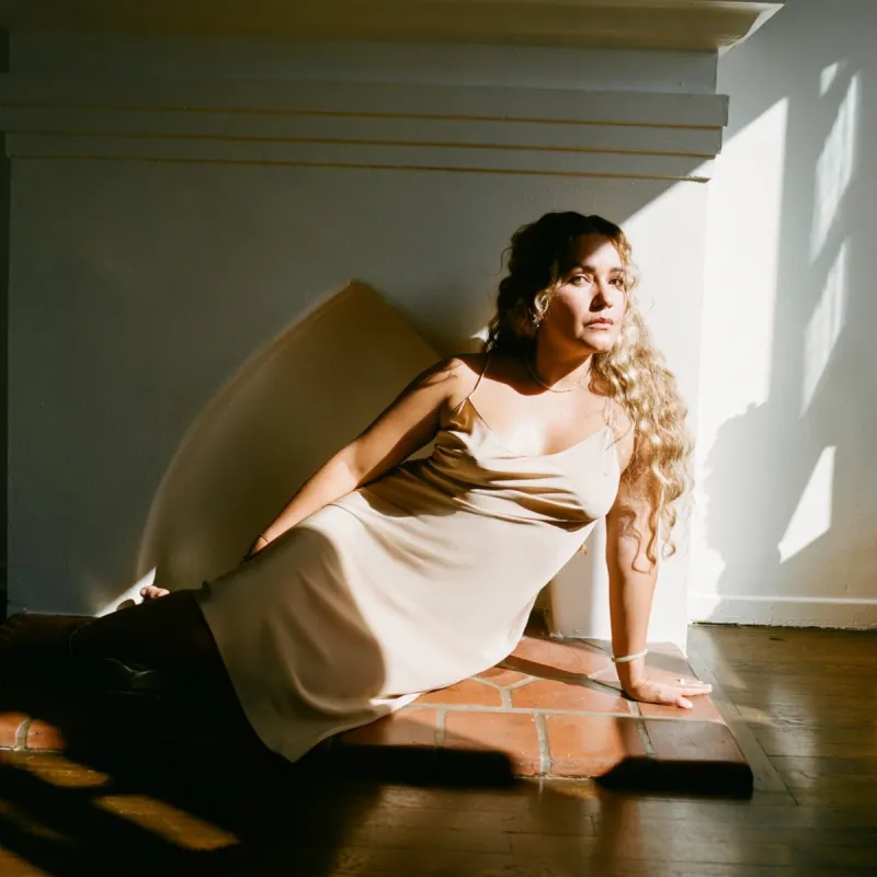 MIDI SILK SLIP SAND sold by Beatrice Venezuela