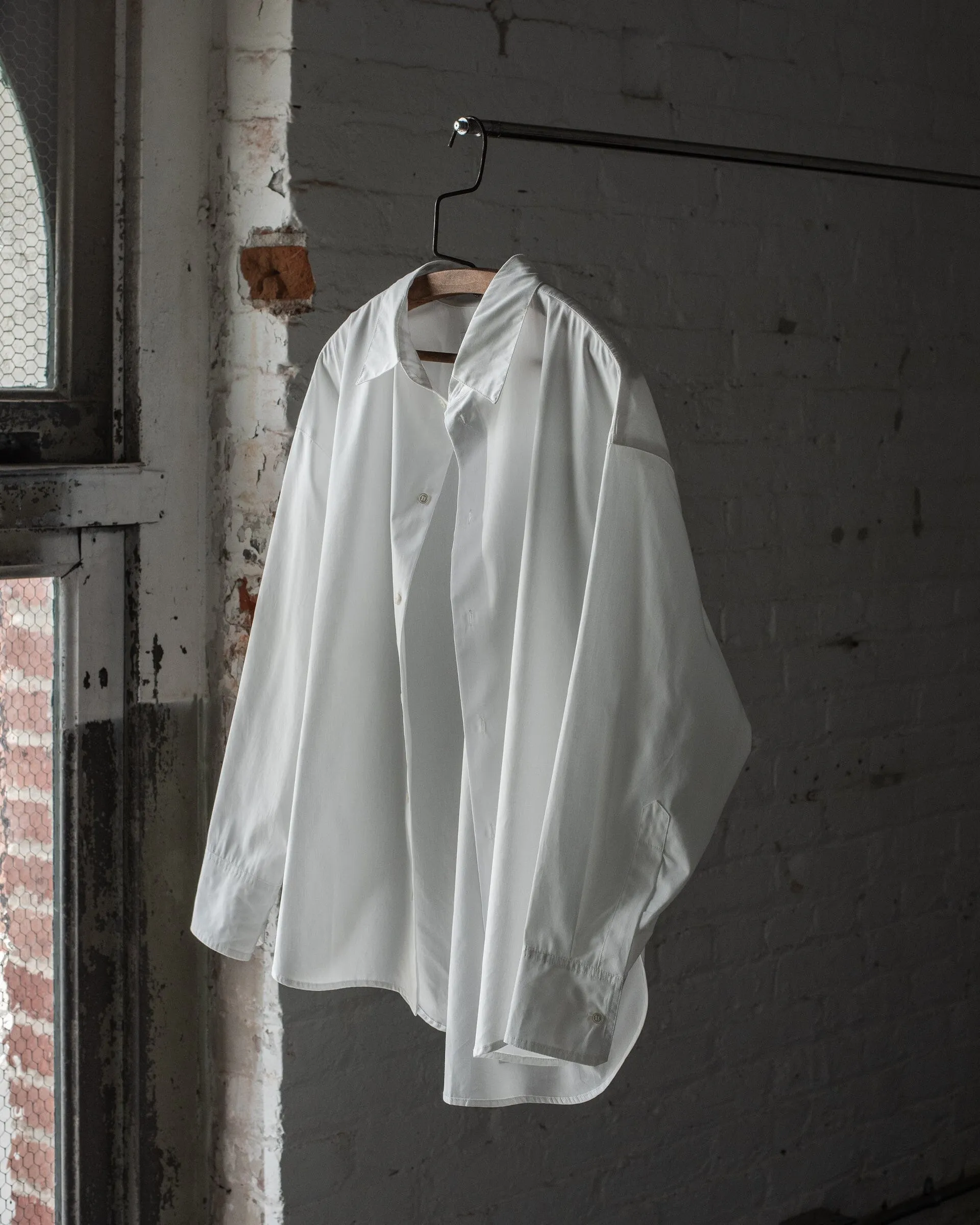 The Womens Organic Poplin Shirt sold by Ecologyst product image thumbnail 2