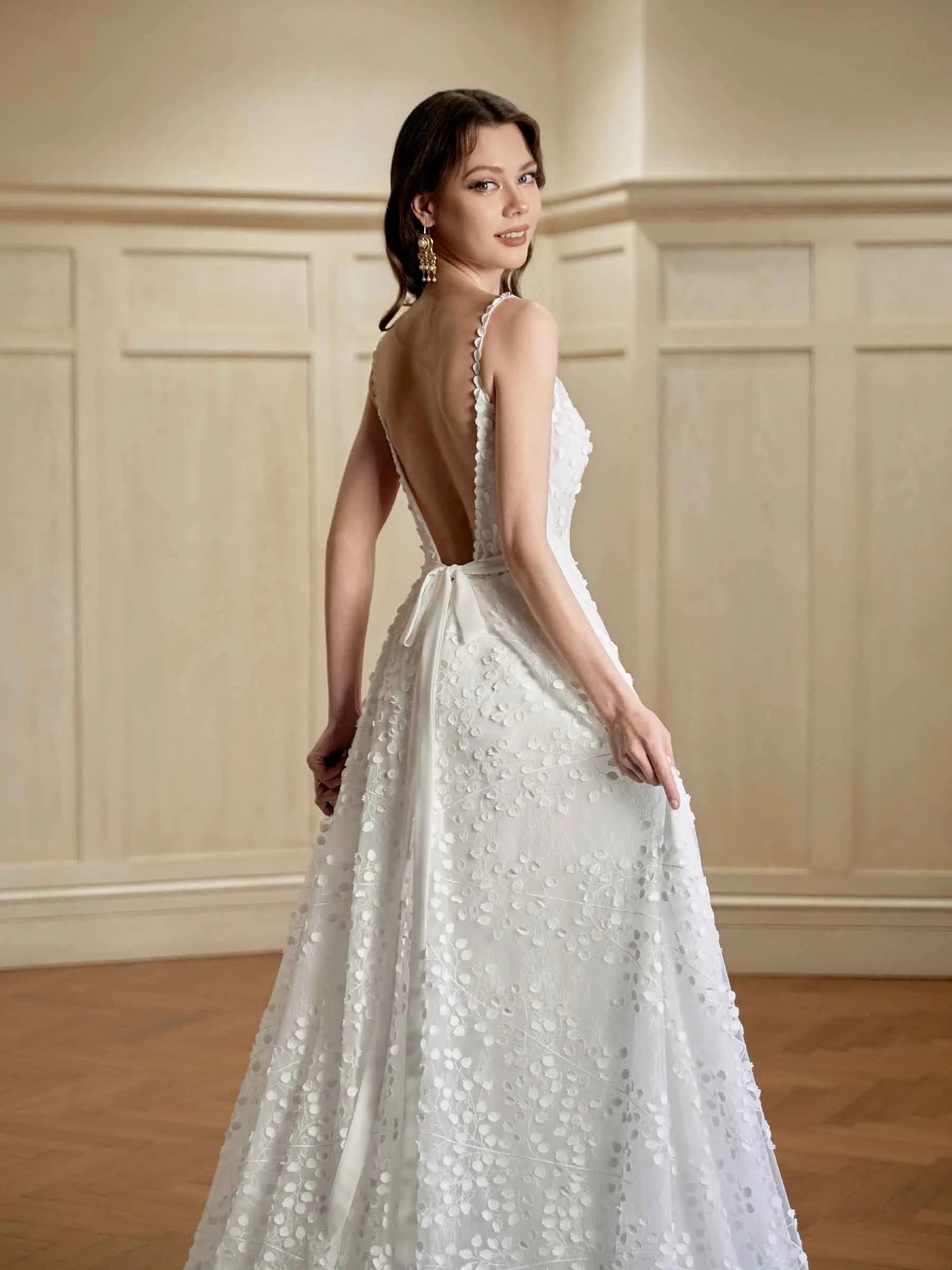 Off White A-line Spaghetti Straps V-neck Maxi Long Lace Wedding Dresses Online sold by ChicSew product image thumbnail 4