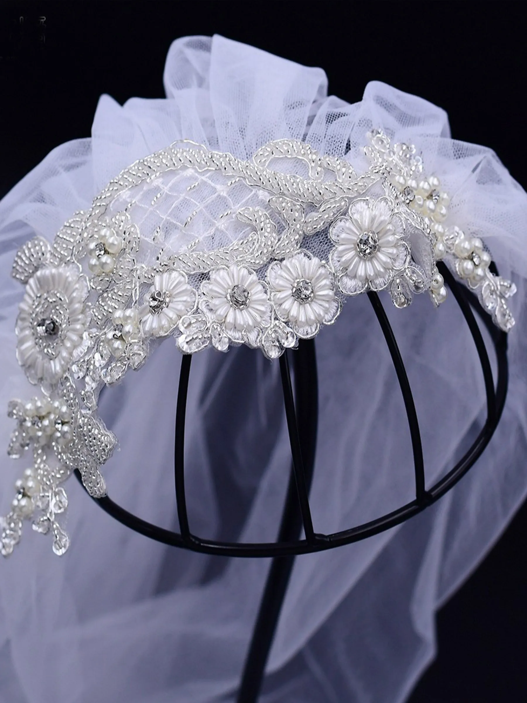 Elegant Handmade Exquisite Long Bridal Veil, VS91 sold by ChicSew product image thumbnail 2