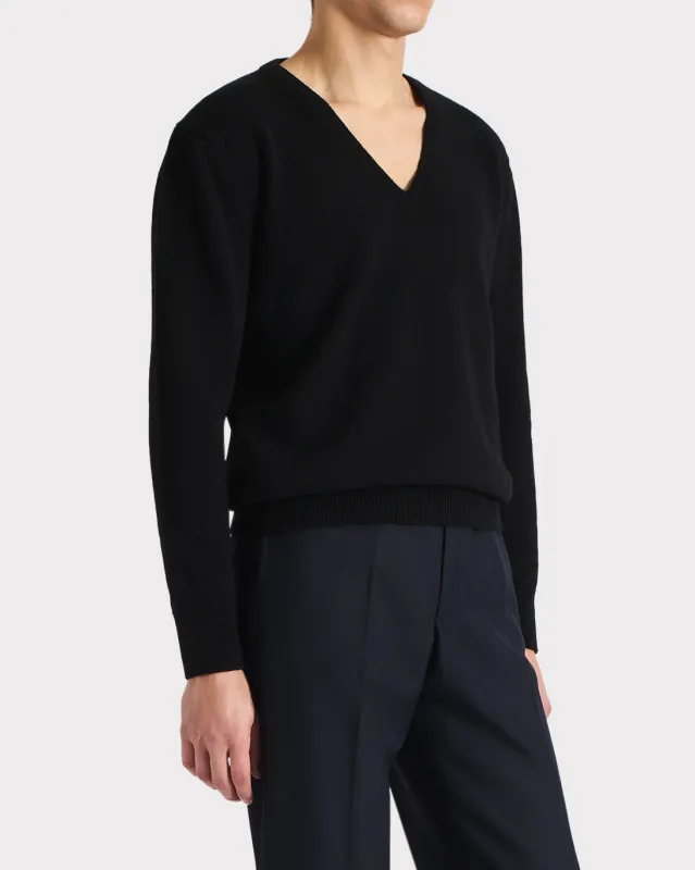 V-NECK SWEATER IN MERINO WOOL – BLACK sold by Husbands Paris