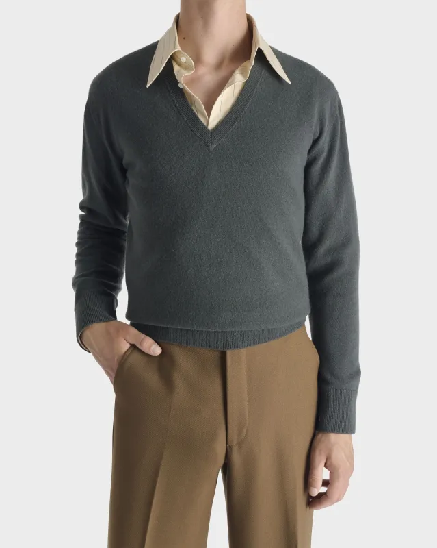 V-NECK SWEATER IN SUPERFINE LAMBSWOOL - MILITARY made by Husbands Paris
