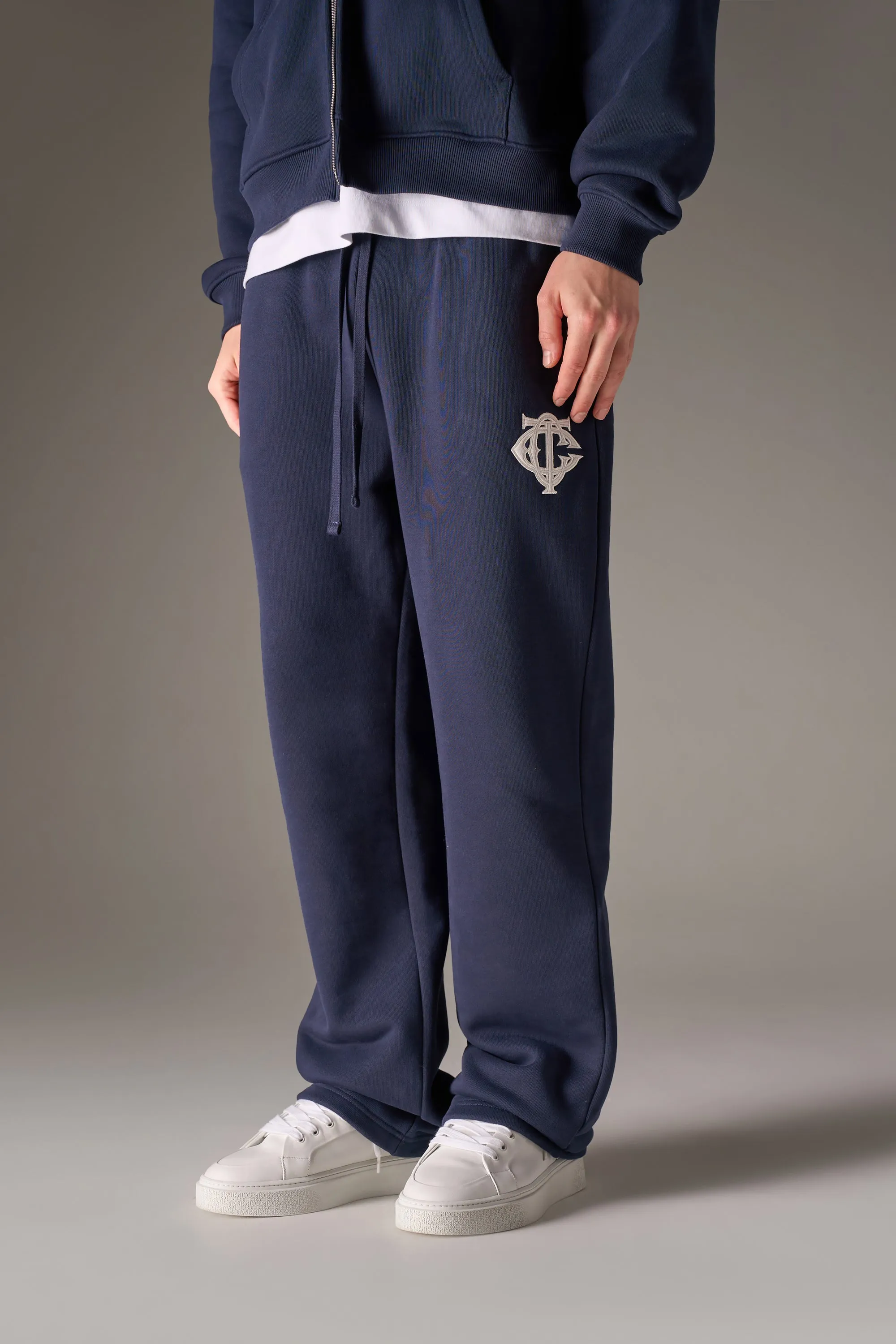 HEAVYWEIGHT MONOGRAM APPLIQUE EMBLEM JOGGERS - NAVY sold by The Couture Club product image thumbnail 2