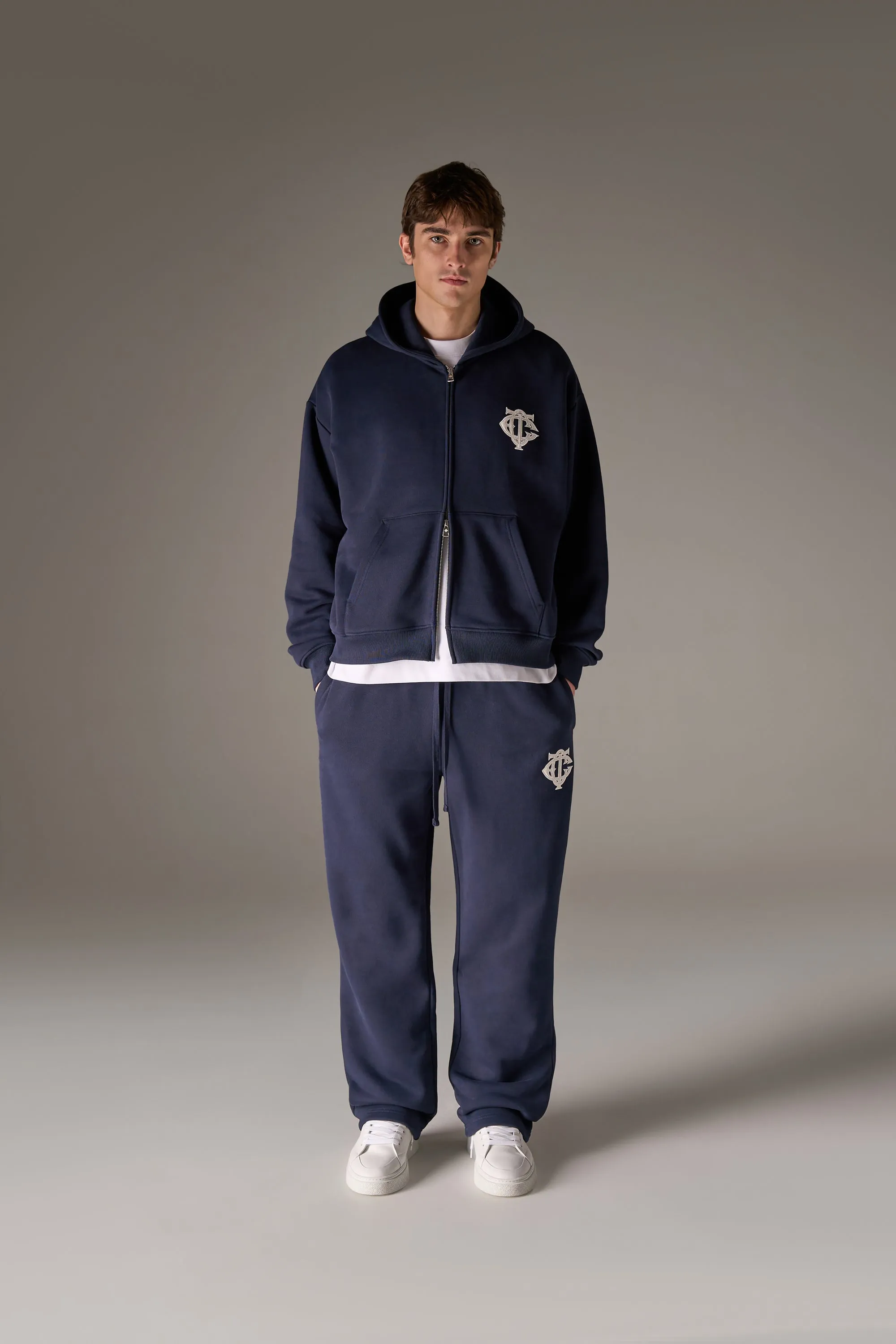 HEAVYWEIGHT MONOGRAM APPLIQUE EMBLEM JOGGERS - NAVY sold by The Couture Club product image thumbnail 3