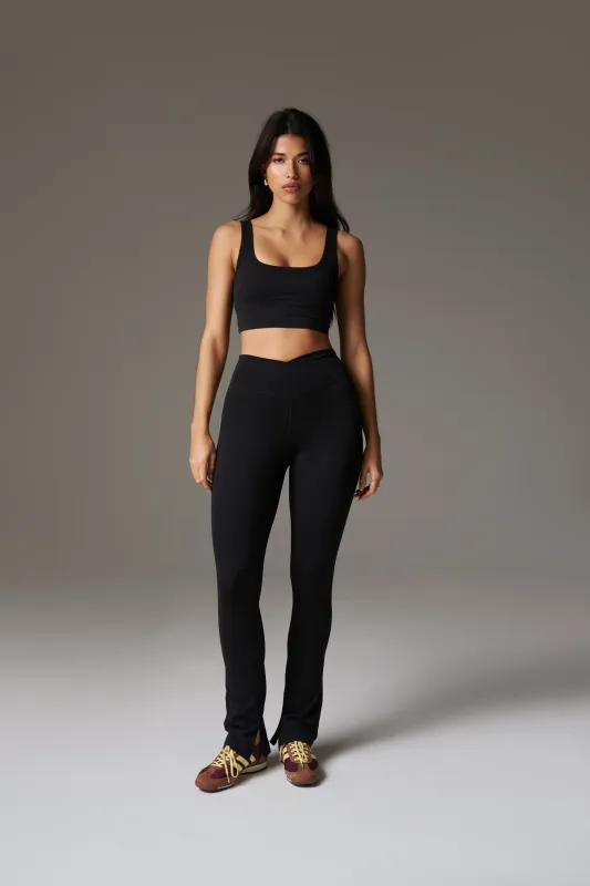 SCULPTING STRETCH ZIP HEM LEGGINGS - BLACK sold by The Couture Club