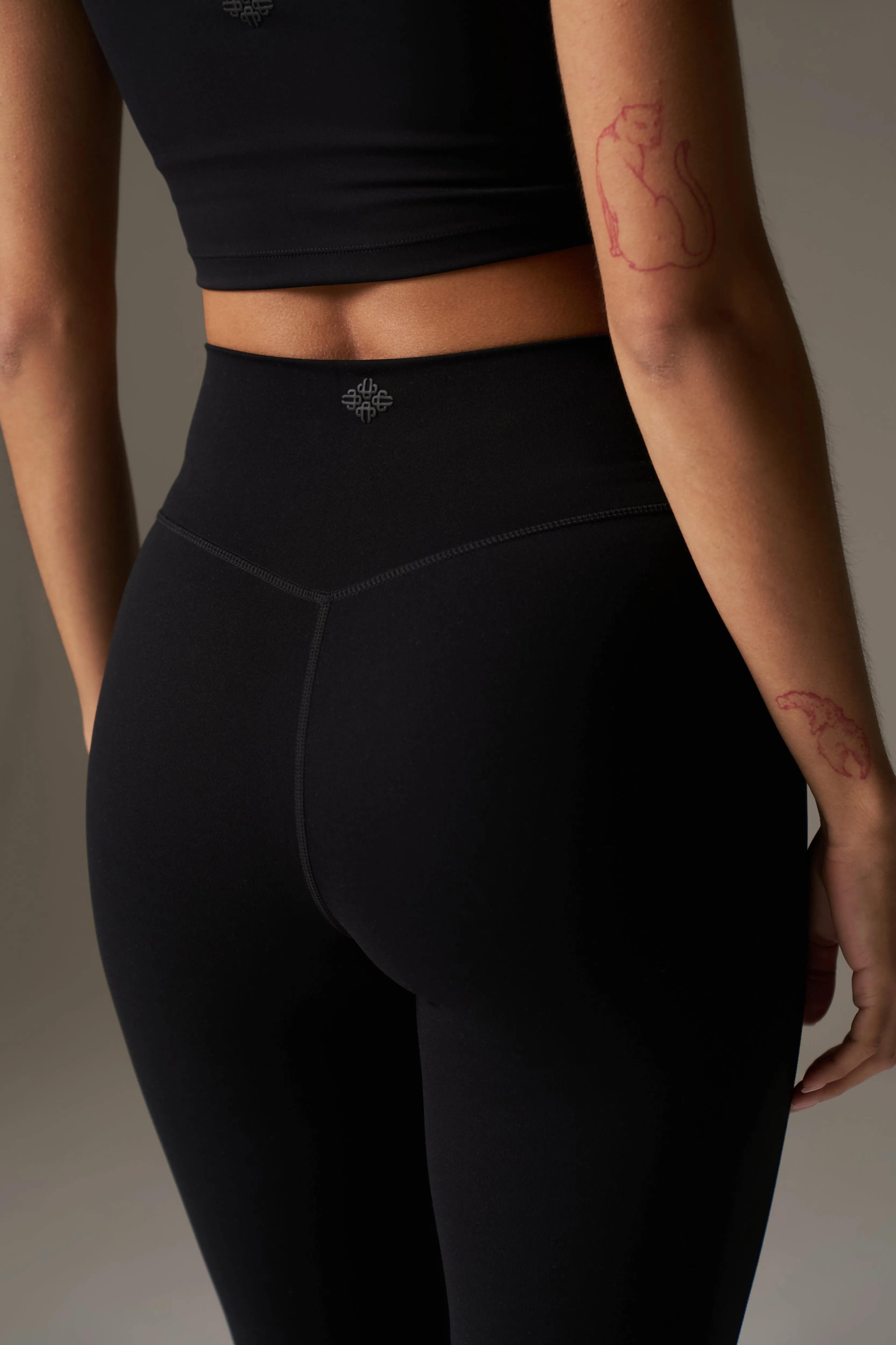 SCULPTING STRETCH ZIP HEM LEGGINGS - BLACK sold by The Couture Club product image thumbnail 4