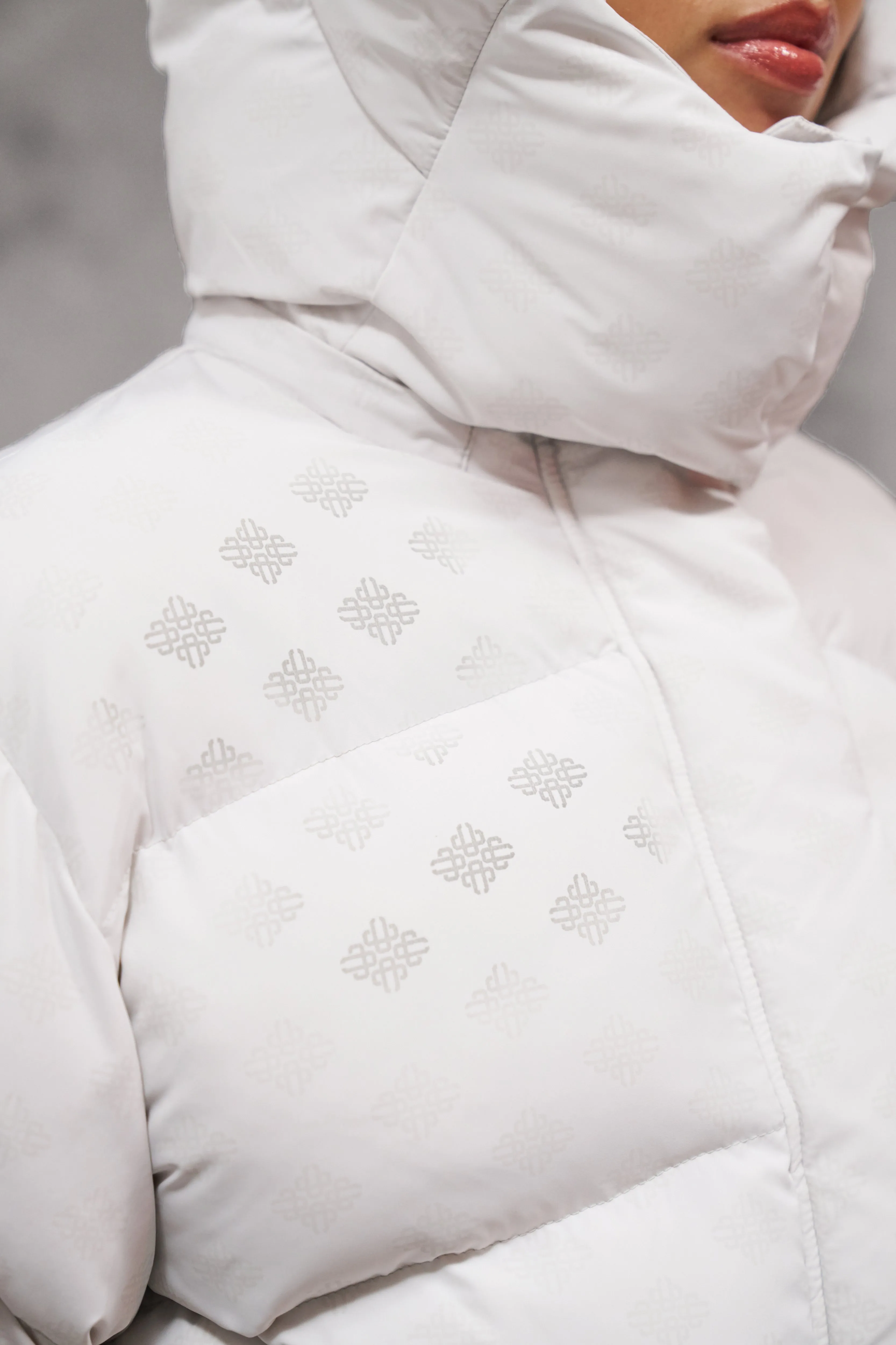 COLD REACTIVE EMBLEM PUFFER - OFF WHITE sold by The Couture Club product image thumbnail 5