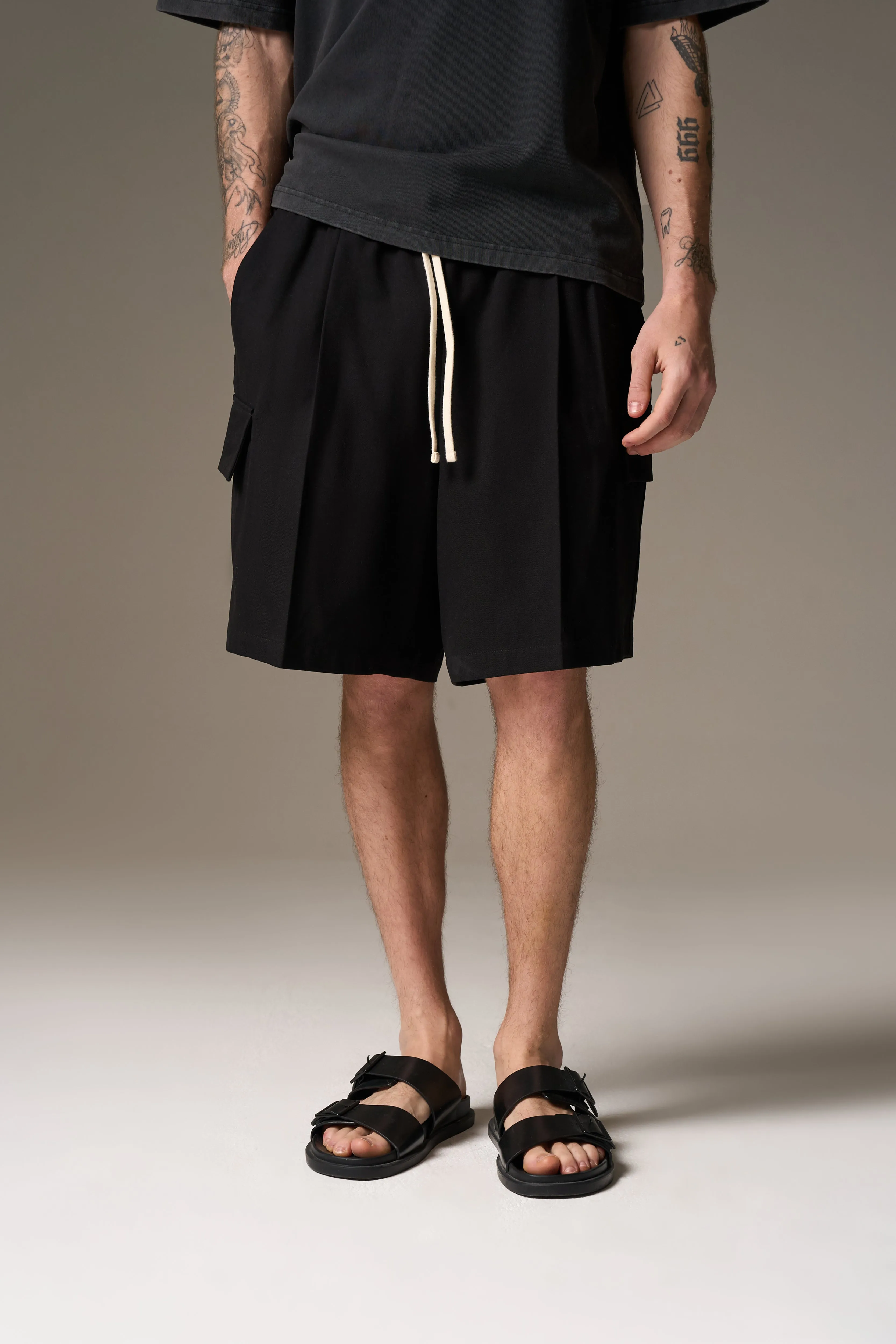 WIDE LEG SIDE POCKET SHORTS - BLACK sold by The Couture Club product image thumbnail 4