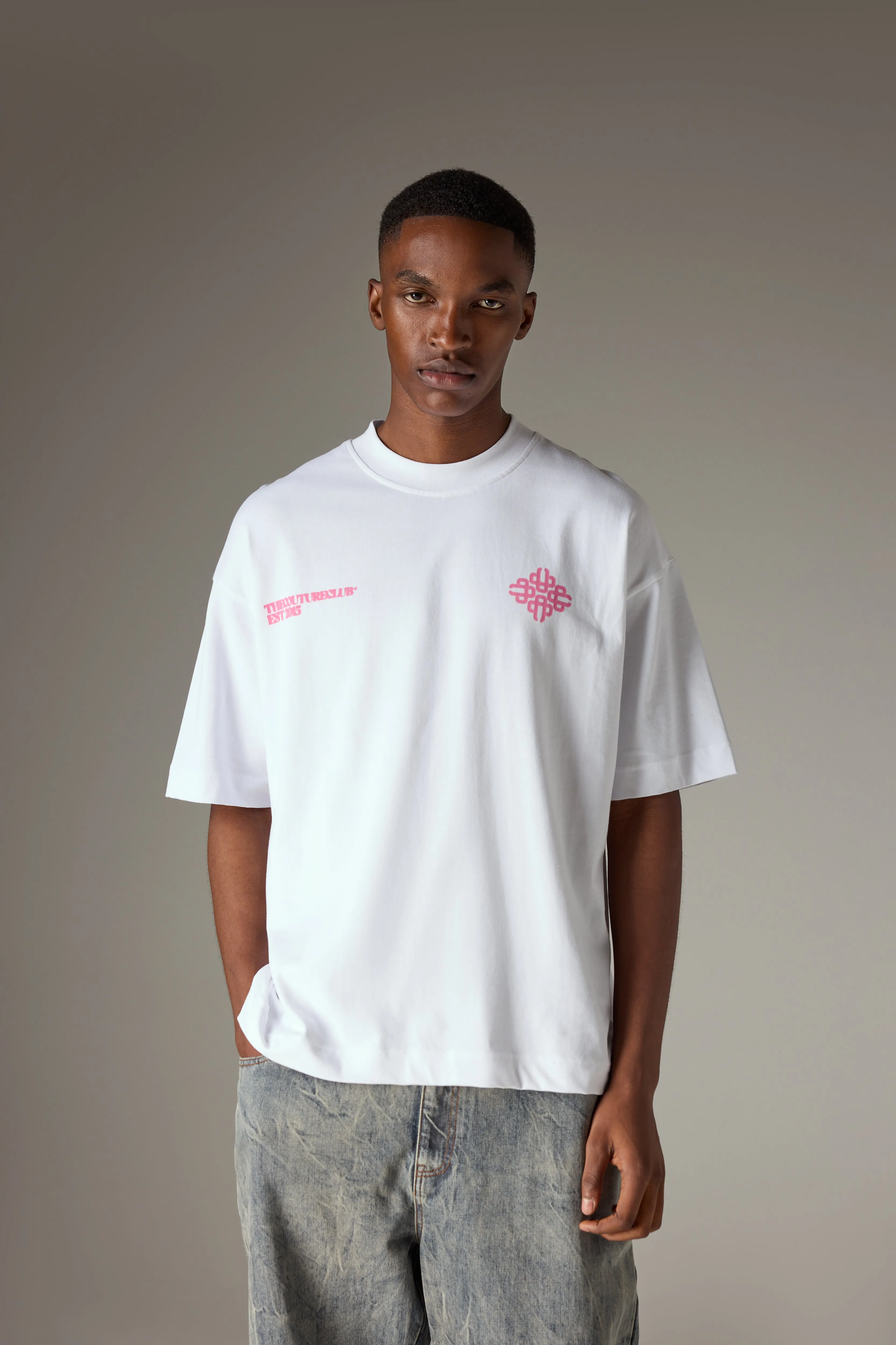BLURRED GRAPHIC EMBLEM T-SHIRT - PINK sold by The Couture Club product image thumbnail 4