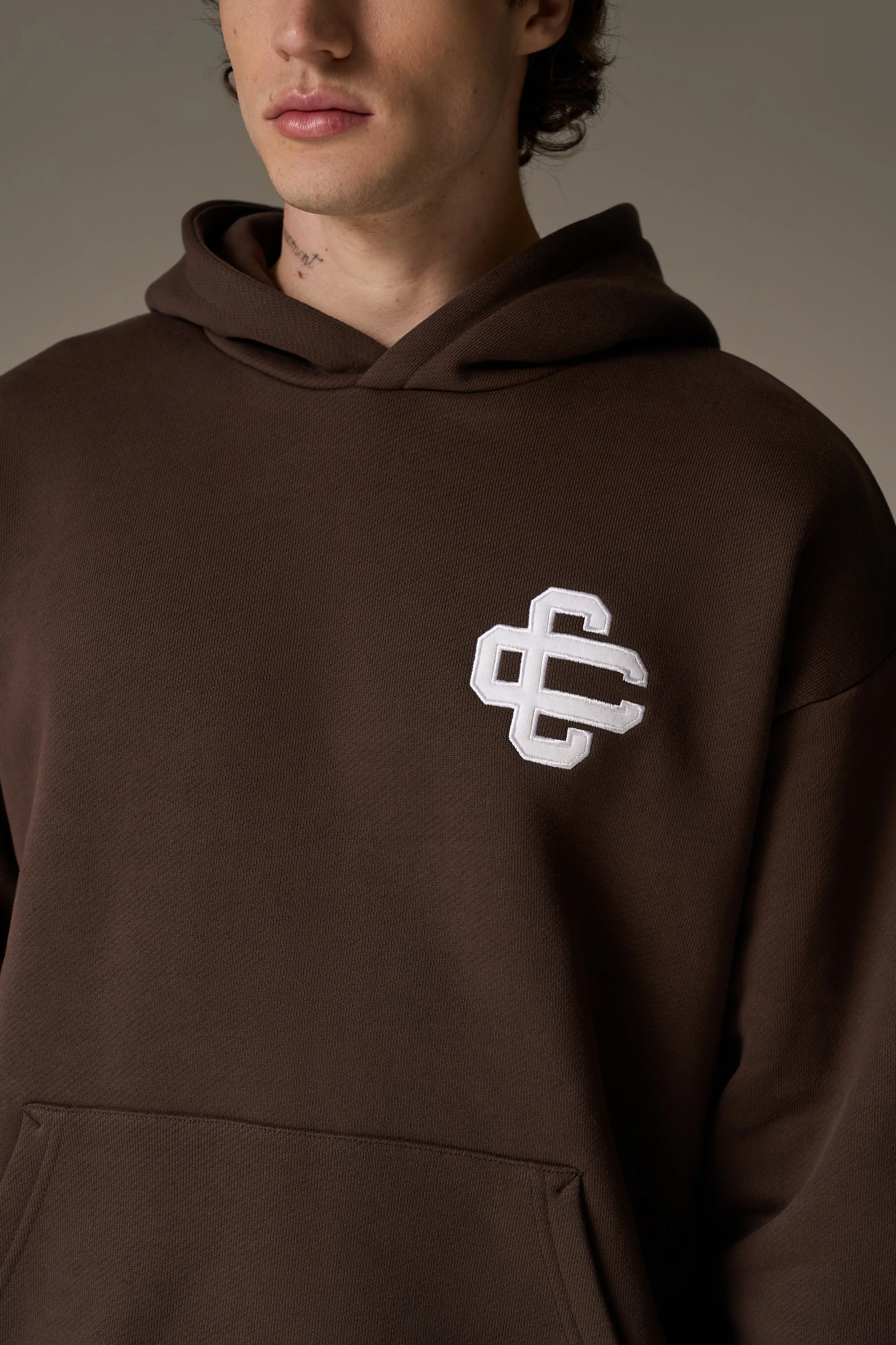 HEAVYWEIGHT EMBLEM APPLIQUE HOODIE - BROWN sold by The Couture Club product image thumbnail 4