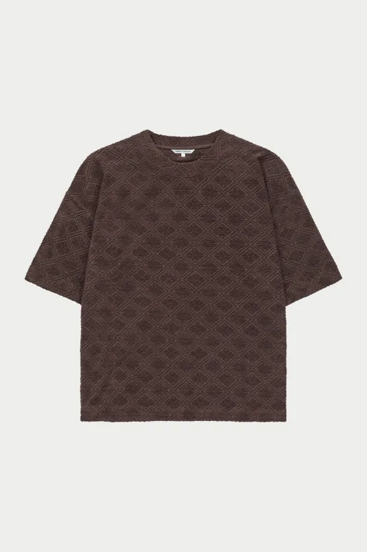 TOWELLING JACQUARD EMBLEM T-SHIRT - BROWN made by The Couture Club
