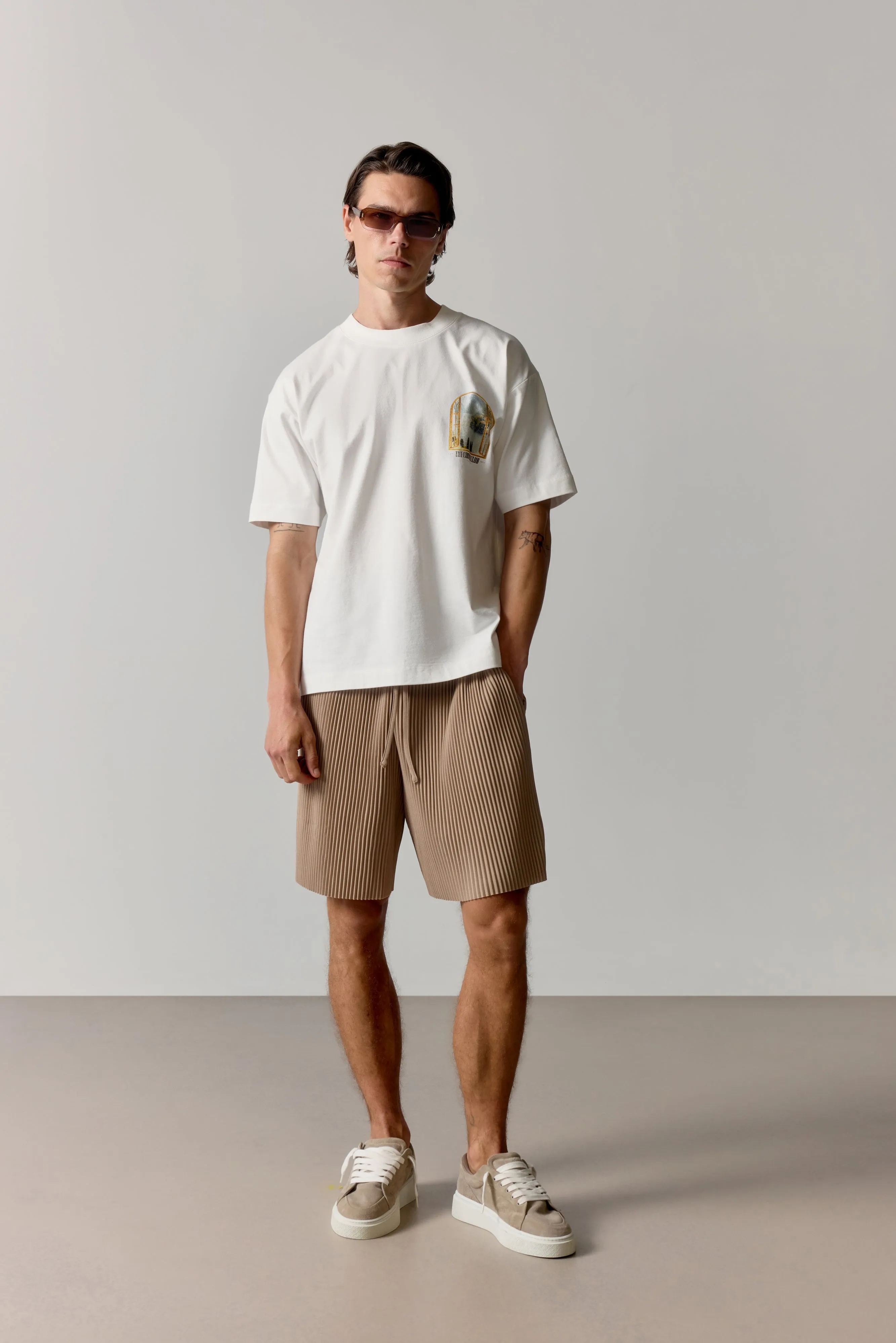 LAKE COMO GRAPHIC T-SHIRT - OFF WHITE sold by The Couture Club product image thumbnail 4