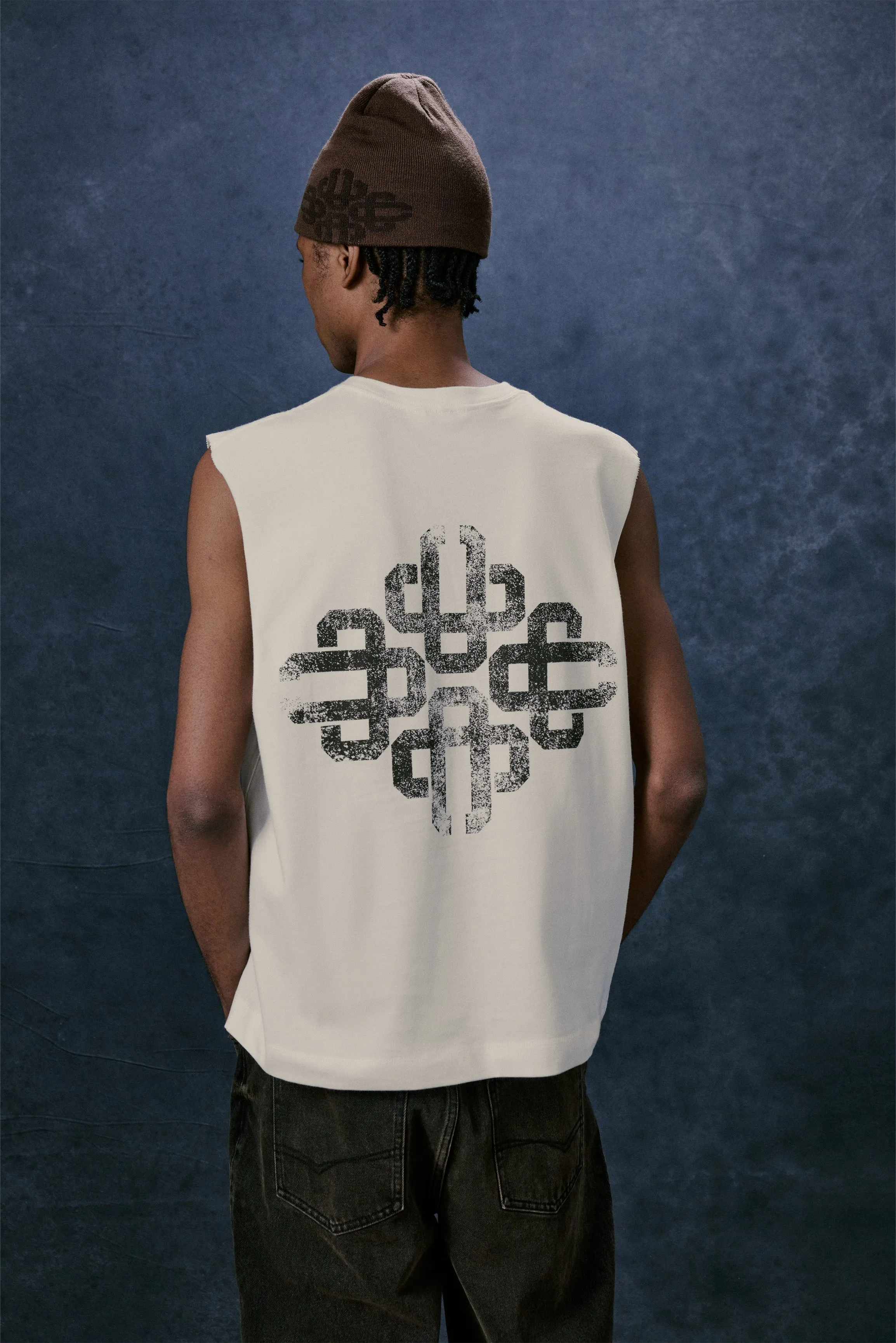 VINTAGE EMBLEM GRAPHIC CUT OFF VEST - OFF WHITE sold by The Couture Club product image thumbnail 2