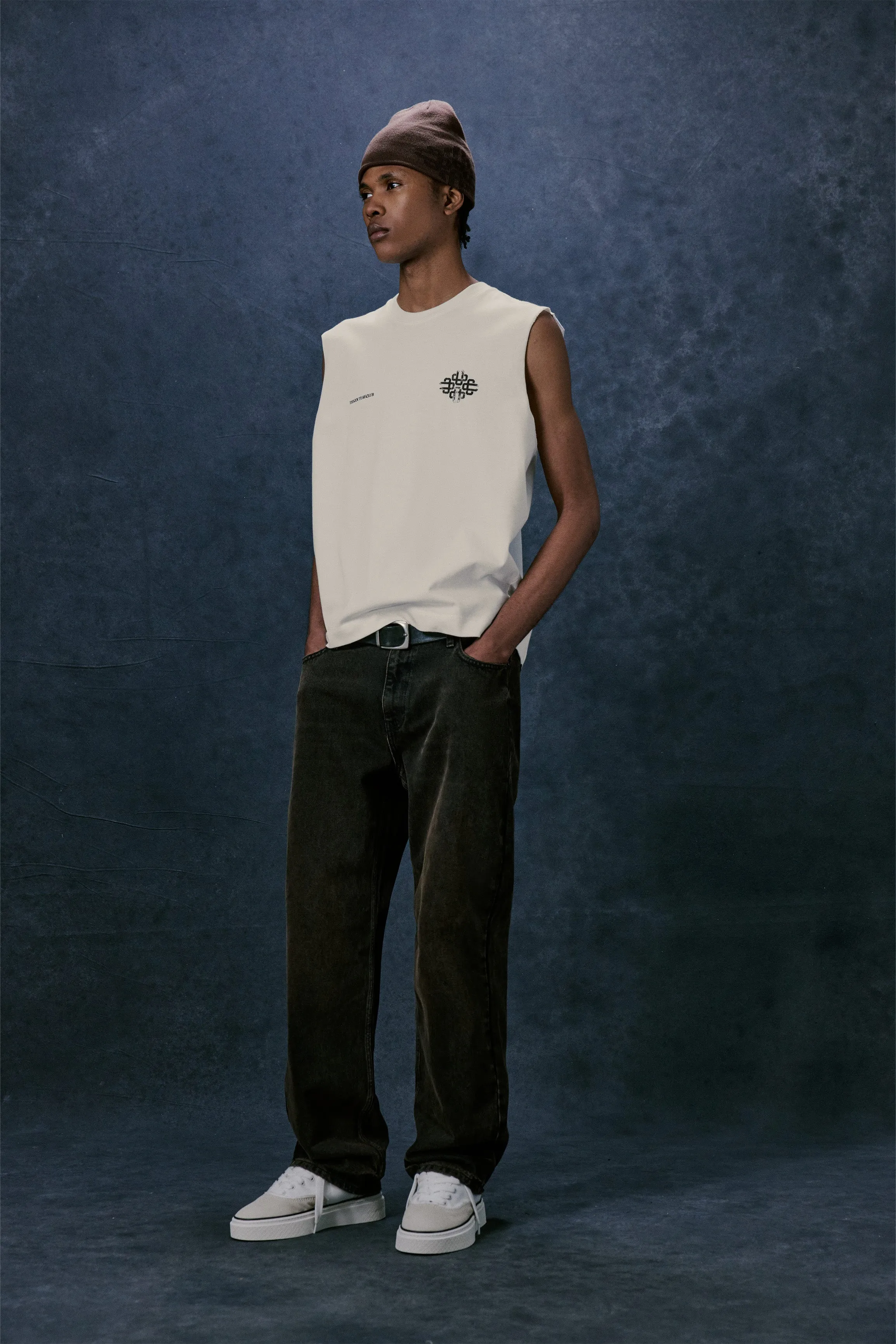 VINTAGE EMBLEM GRAPHIC CUT OFF VEST - OFF WHITE sold by The Couture Club product image thumbnail 4