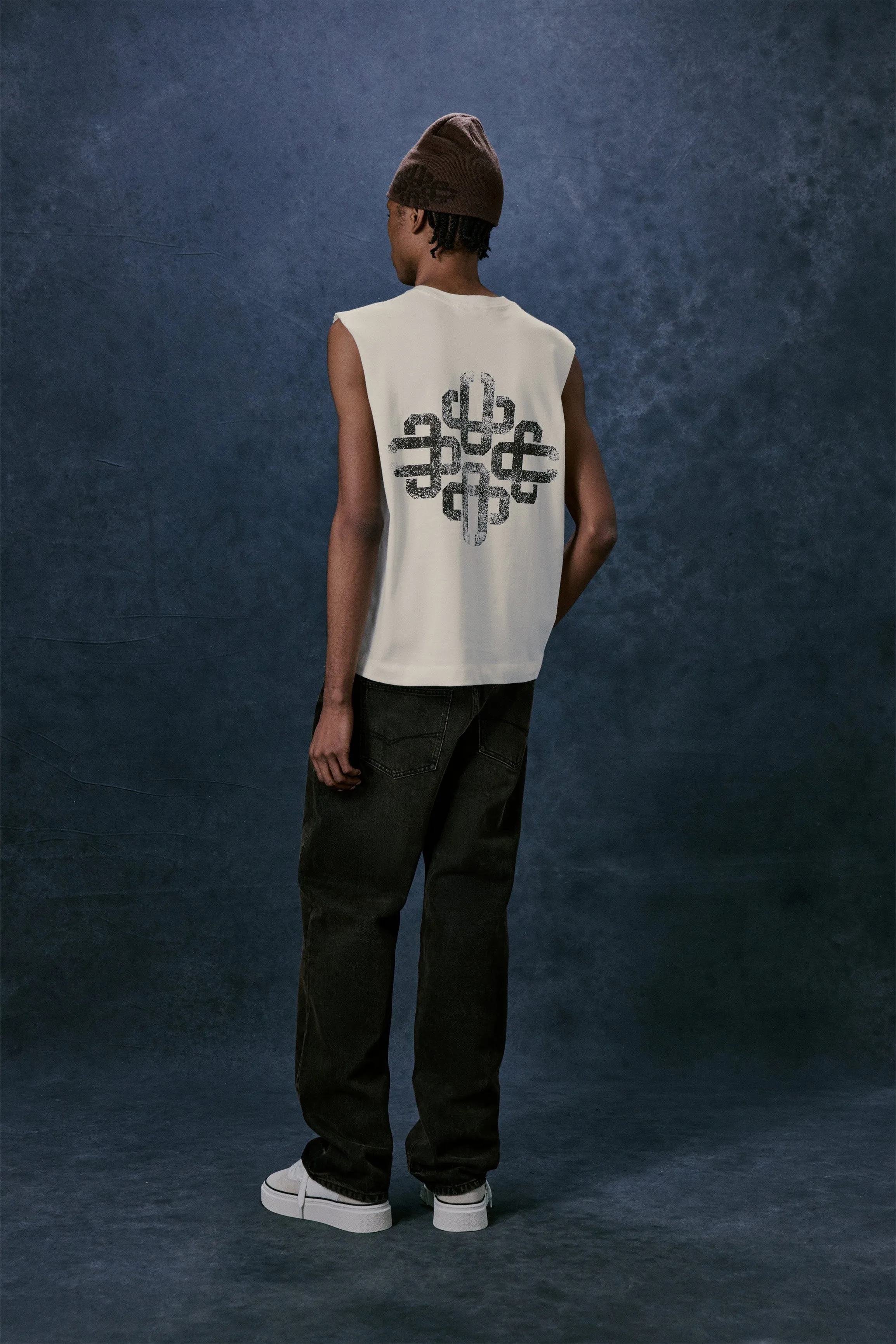 VINTAGE EMBLEM GRAPHIC CUT OFF VEST - OFF WHITE sold by The Couture Club product image thumbnail 5