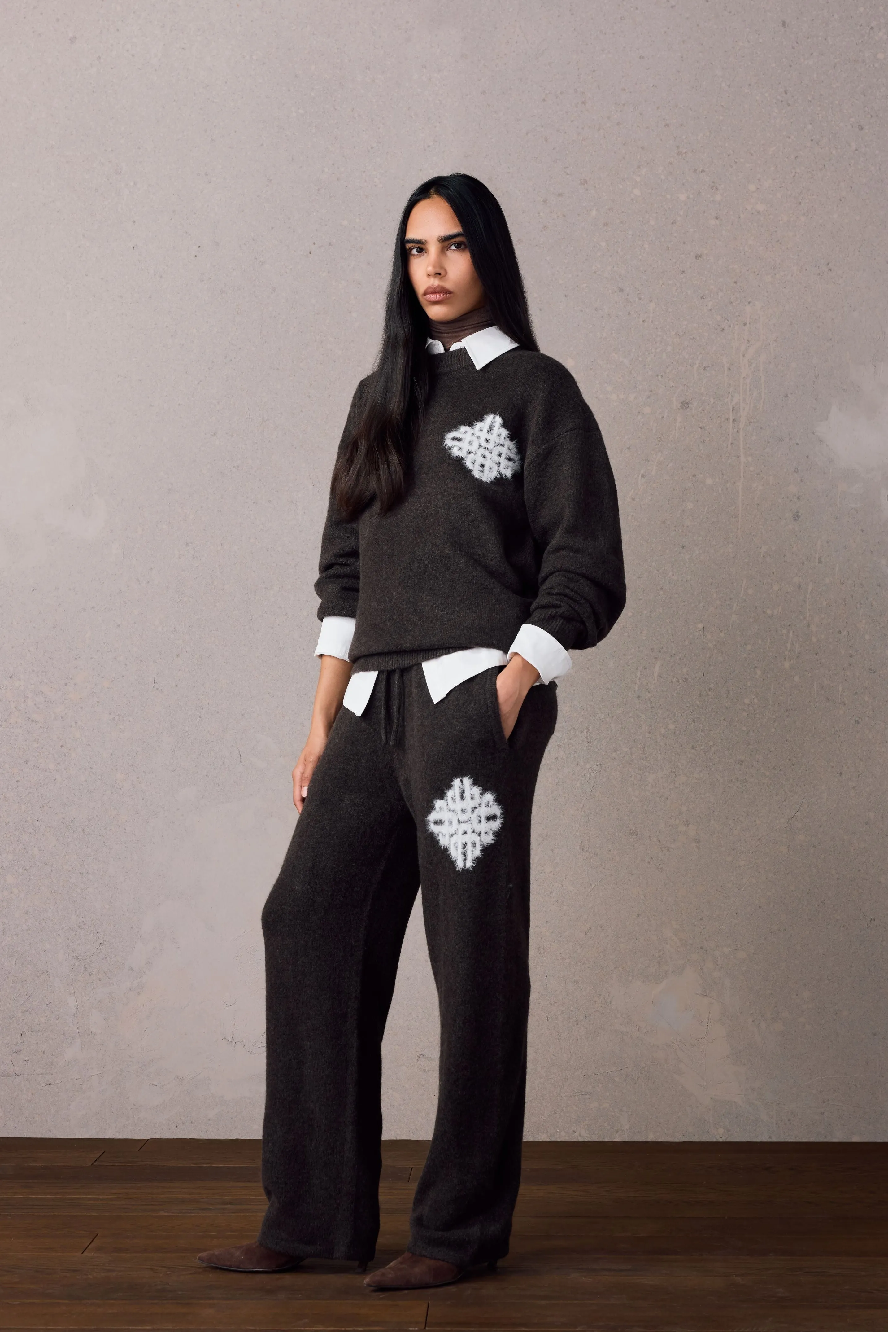EMBLEM FLUFFY KNIT JOGGERS - BROWN sold by The Couture Club product image thumbnail 4
