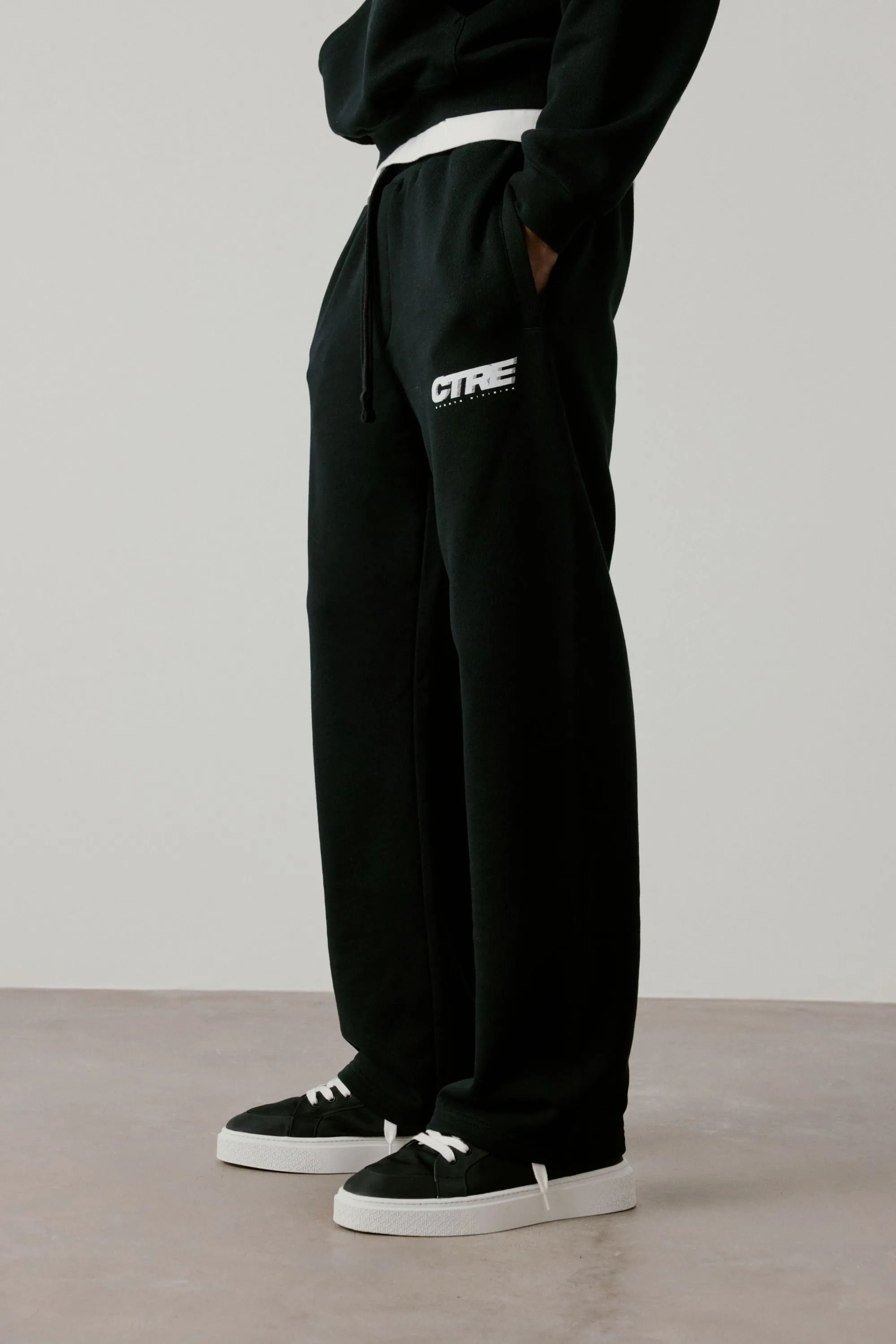 RETRO SPORT CTRE GRAPHIC JOGGER - BLACK sold by The Couture Club product image thumbnail 2