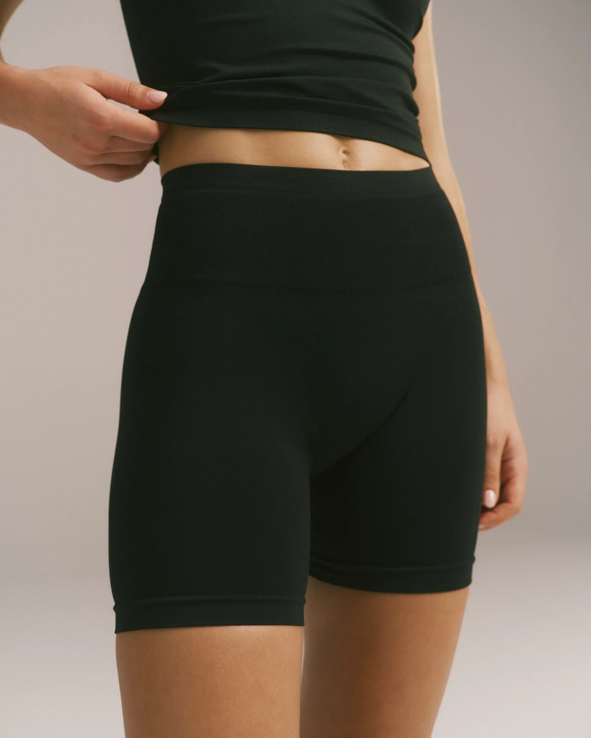 Impact Seamless Crop Shorts - Black sold by Adanola product image thumbnail 4