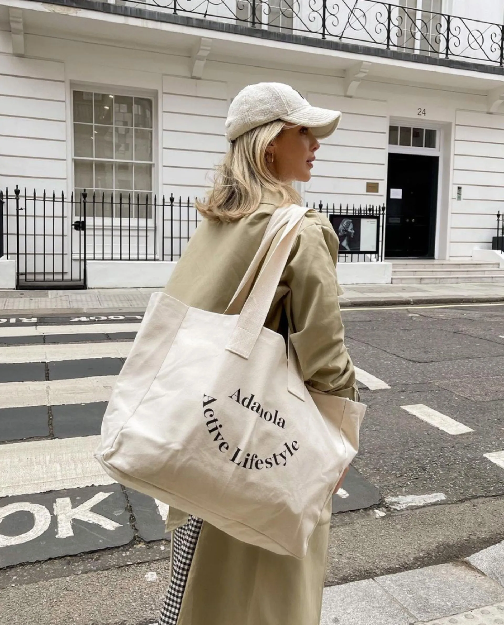 Active Lifestyle Tote Bag - Cream/Black | Parallel