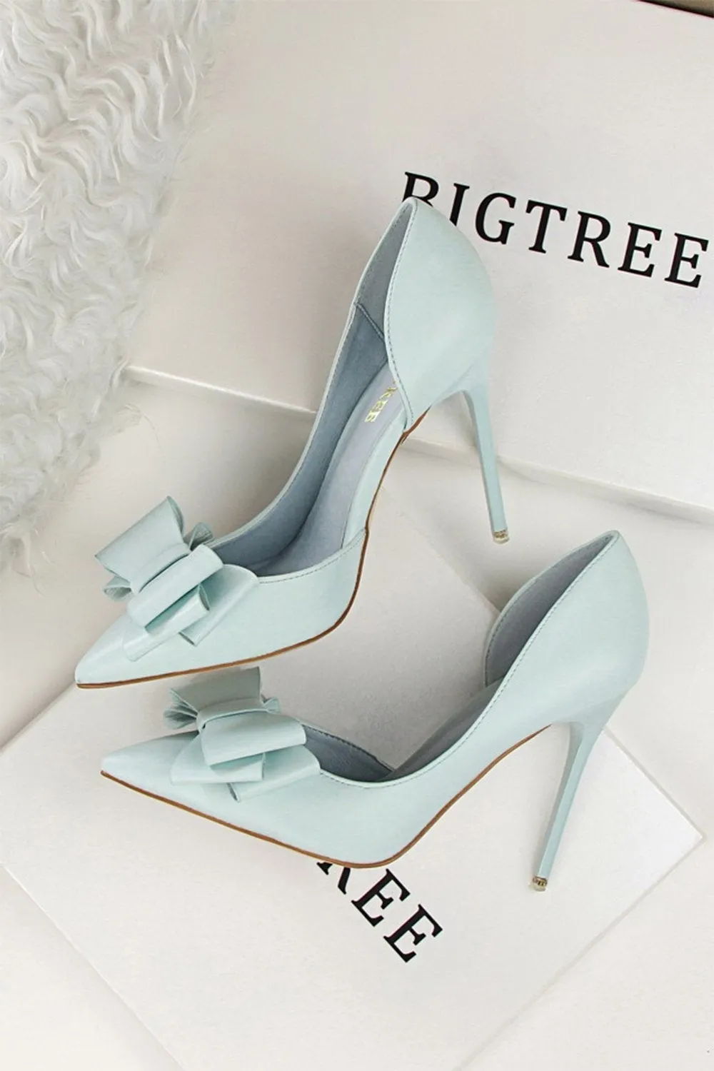 Sweet Bow Pointed Side Hollow High Heels sold by KissProm product image thumbnail 4