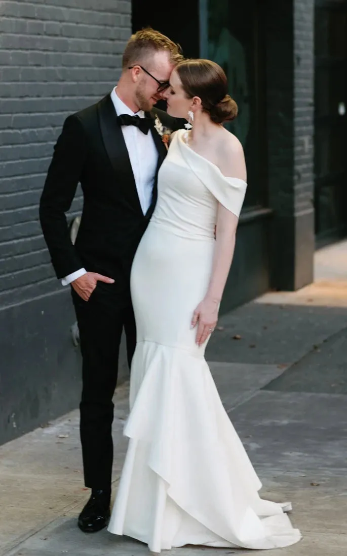 Mermaid One-shoulder Satin Sexy Wedding Dress Sleeveless With Court Train sold by KissProm